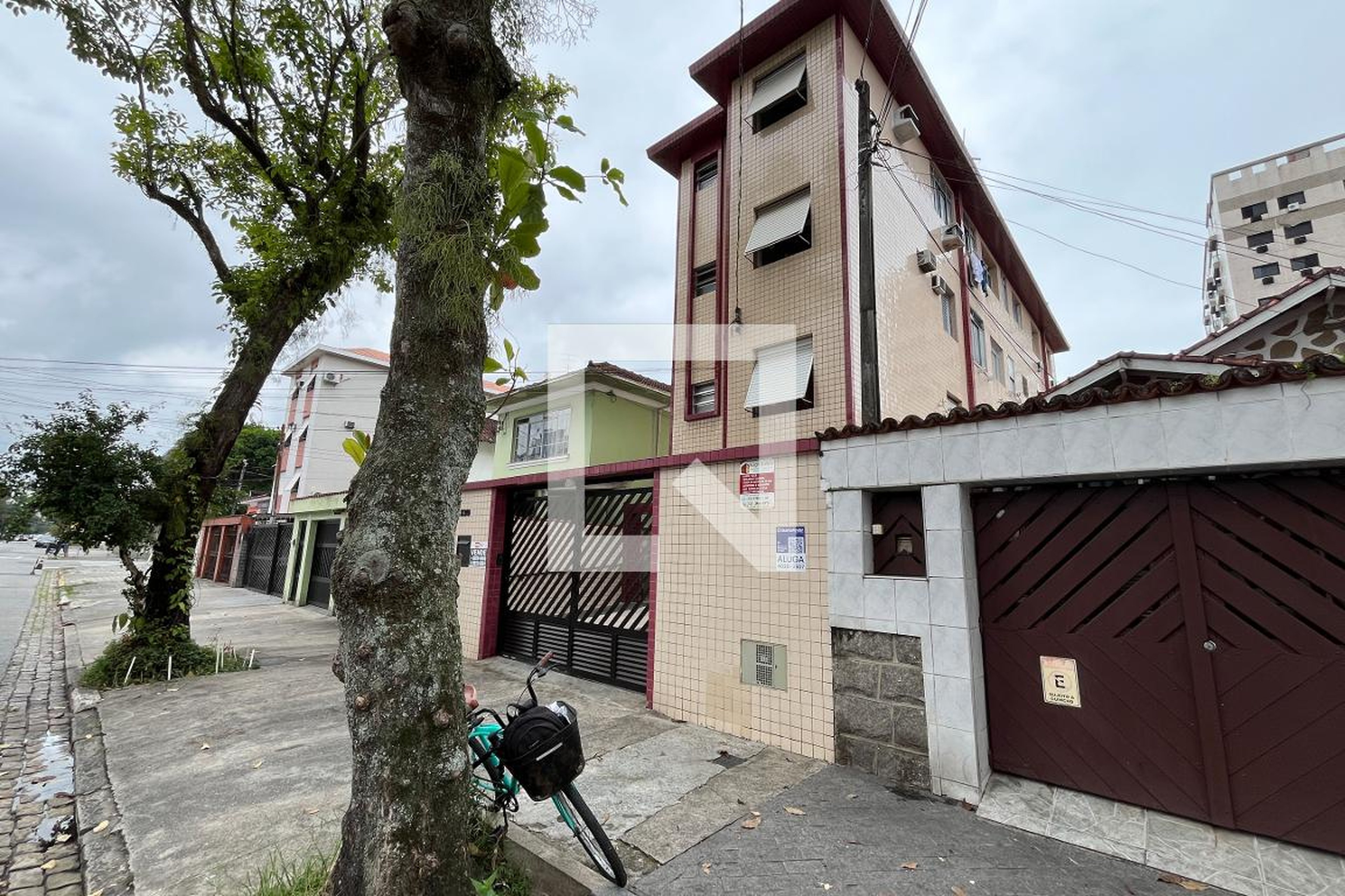 Fachada Condomínio em Rua Pedro Américo, 239