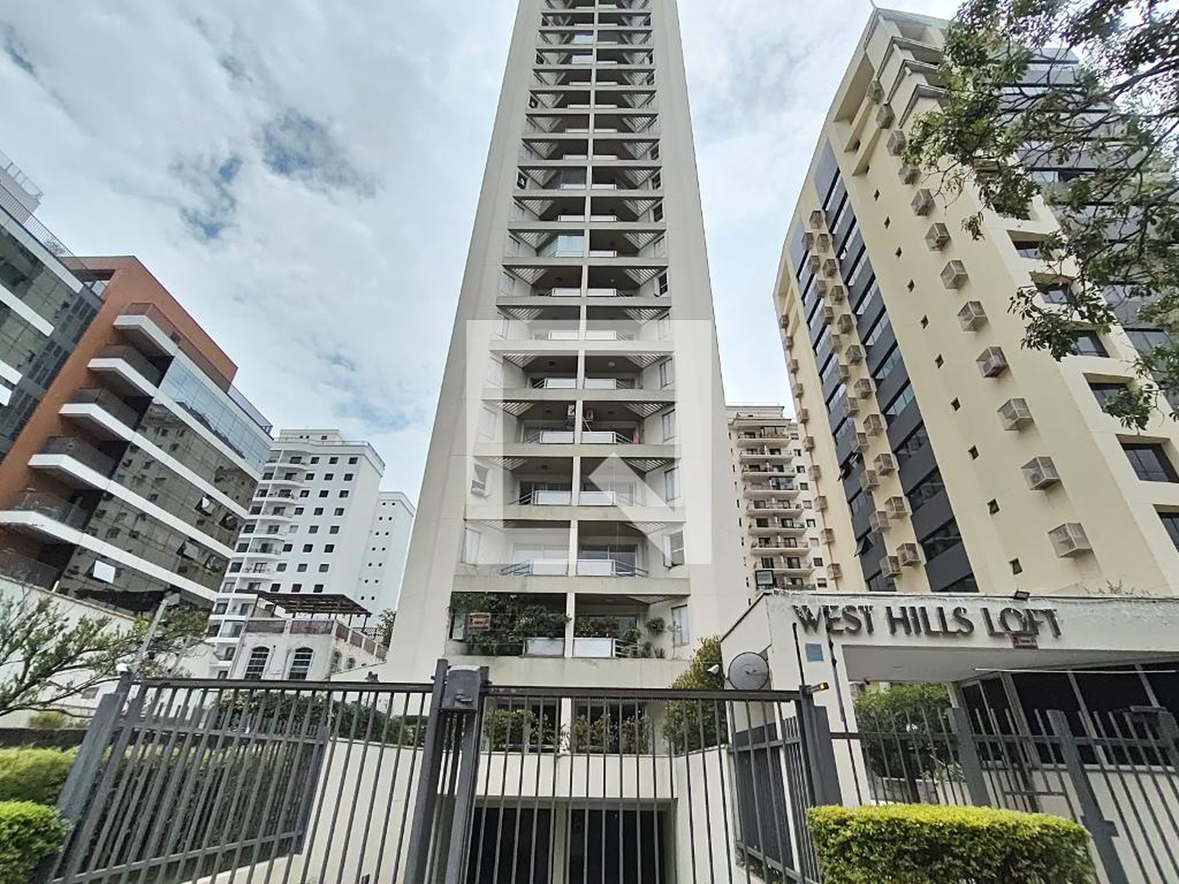 Fachada Condomínio West Hills Loft