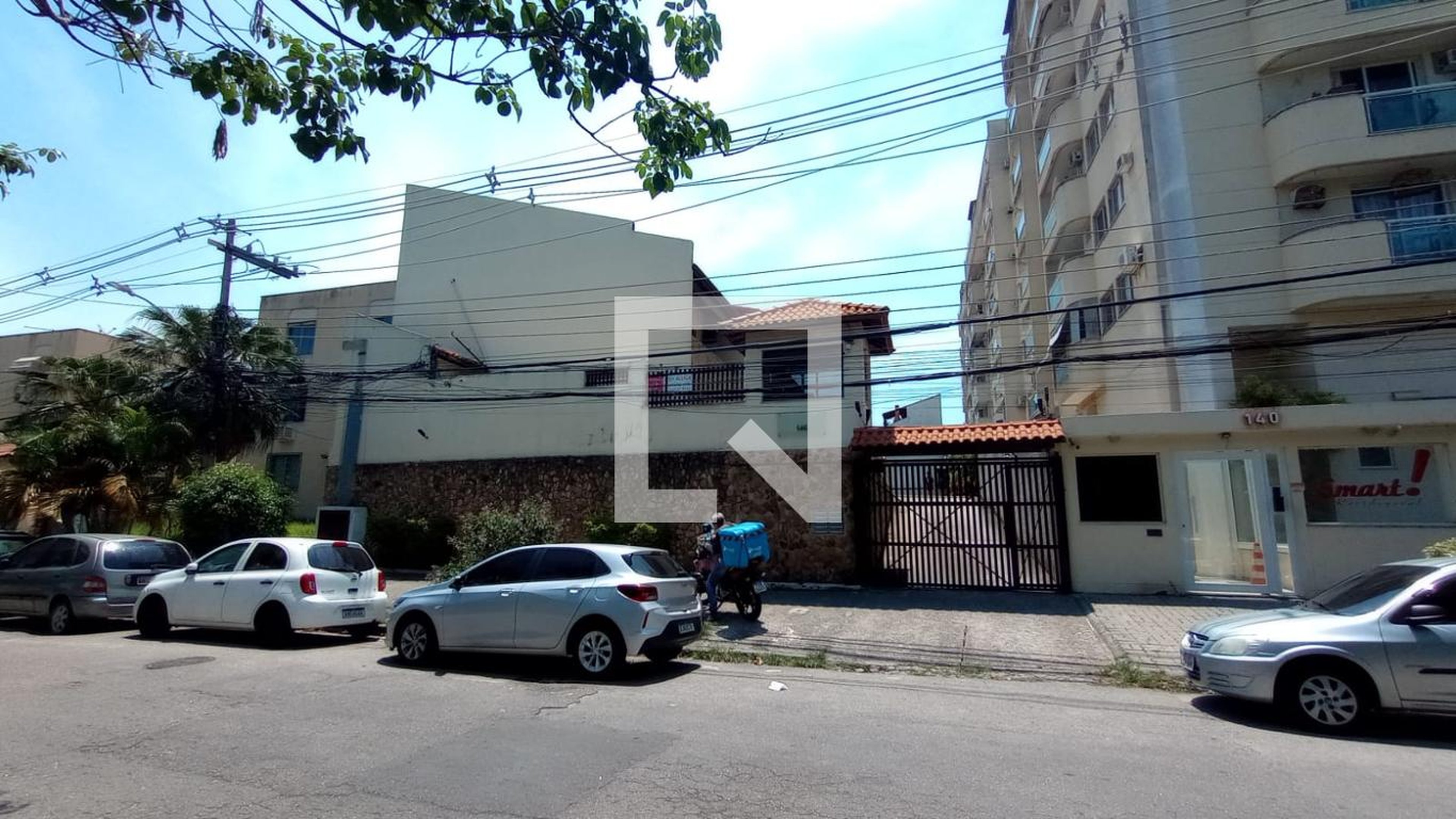 Fachada Condomínio em Rua Imuta, 146