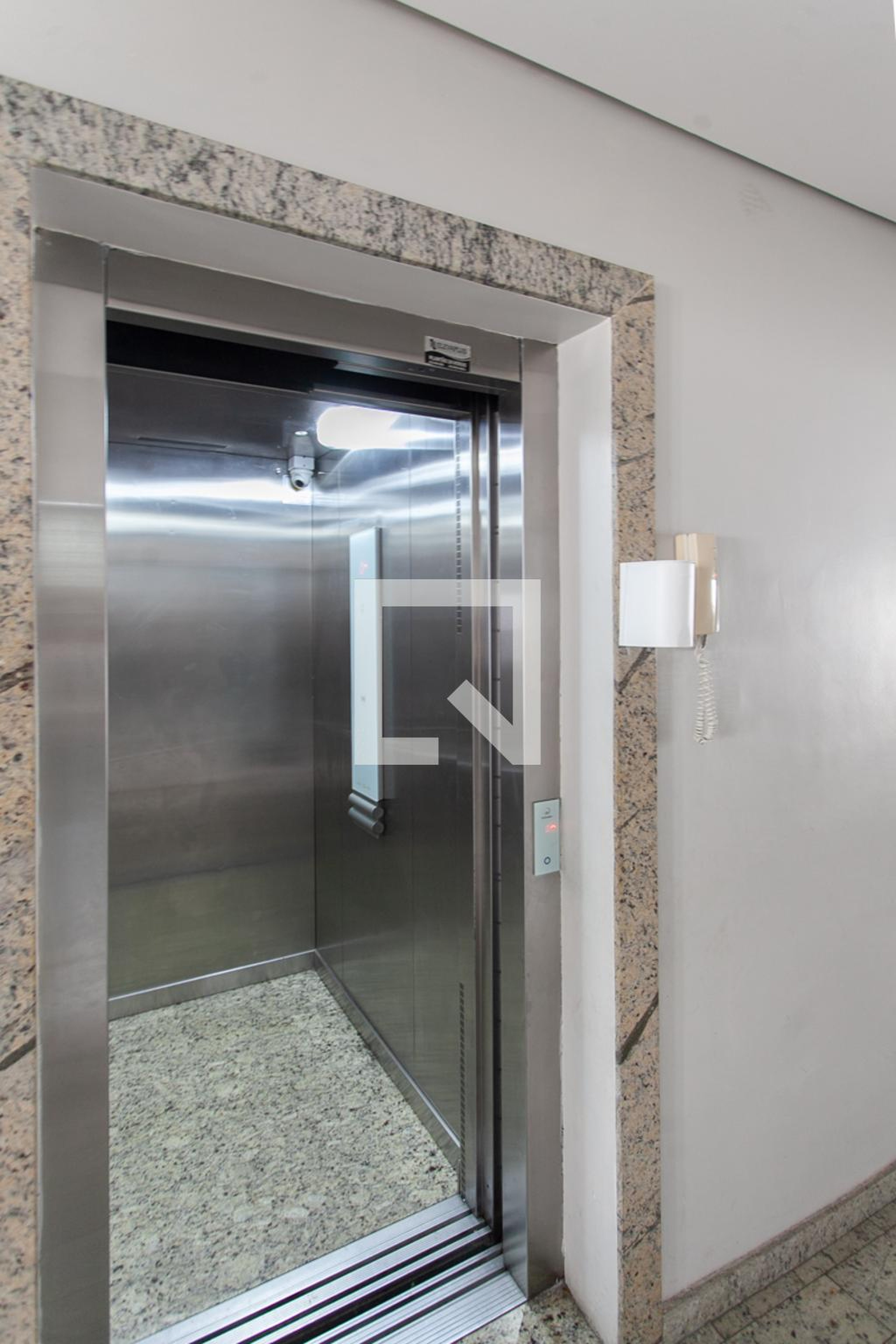 Elevador - Edifício Malibu