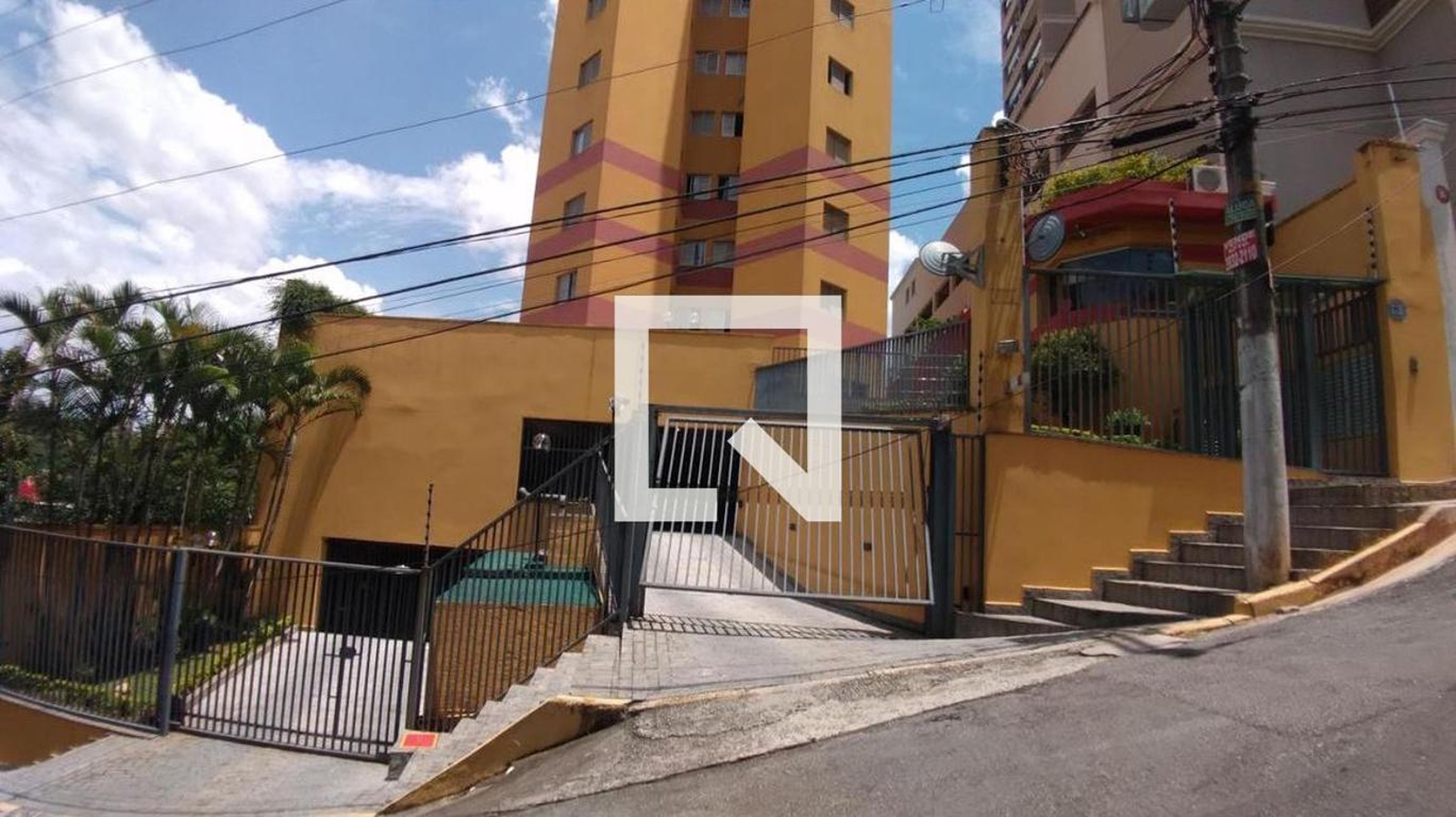 Fachada do Prédio Condomínio Piazza Di Napoli