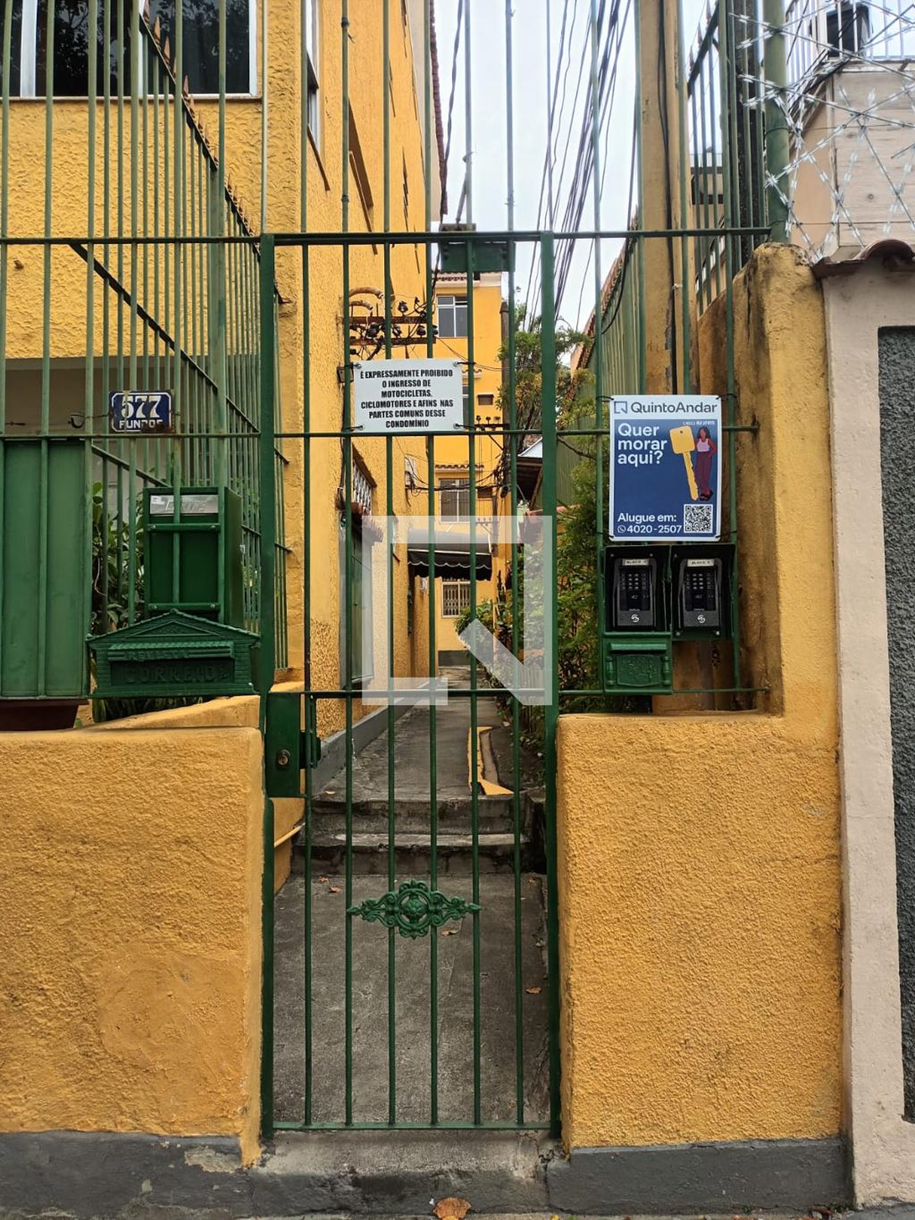 Fachada Condomínio em Rua Monsenhor Jerônimo, 577