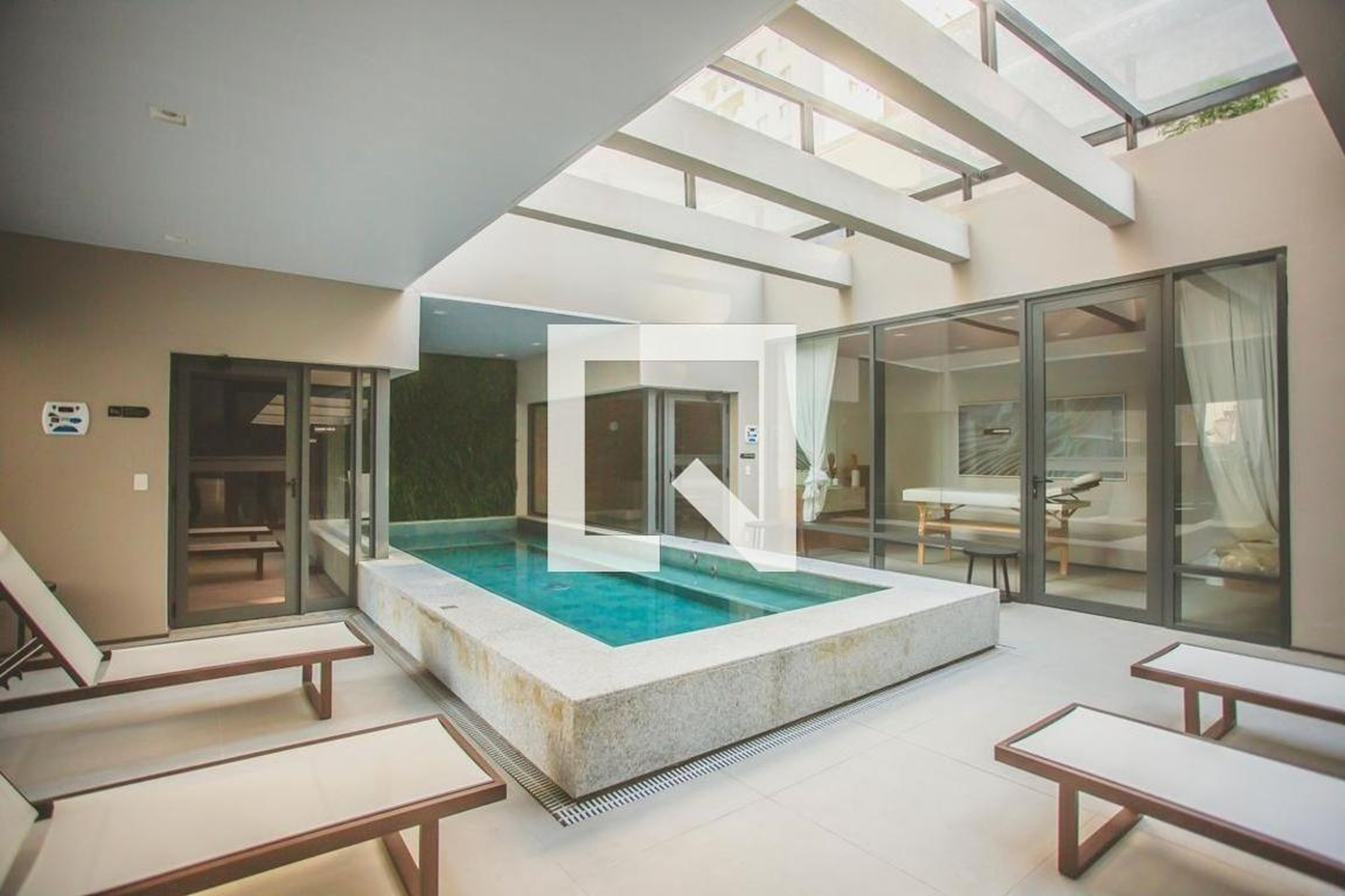 Piscina - Modern vila Clementino
