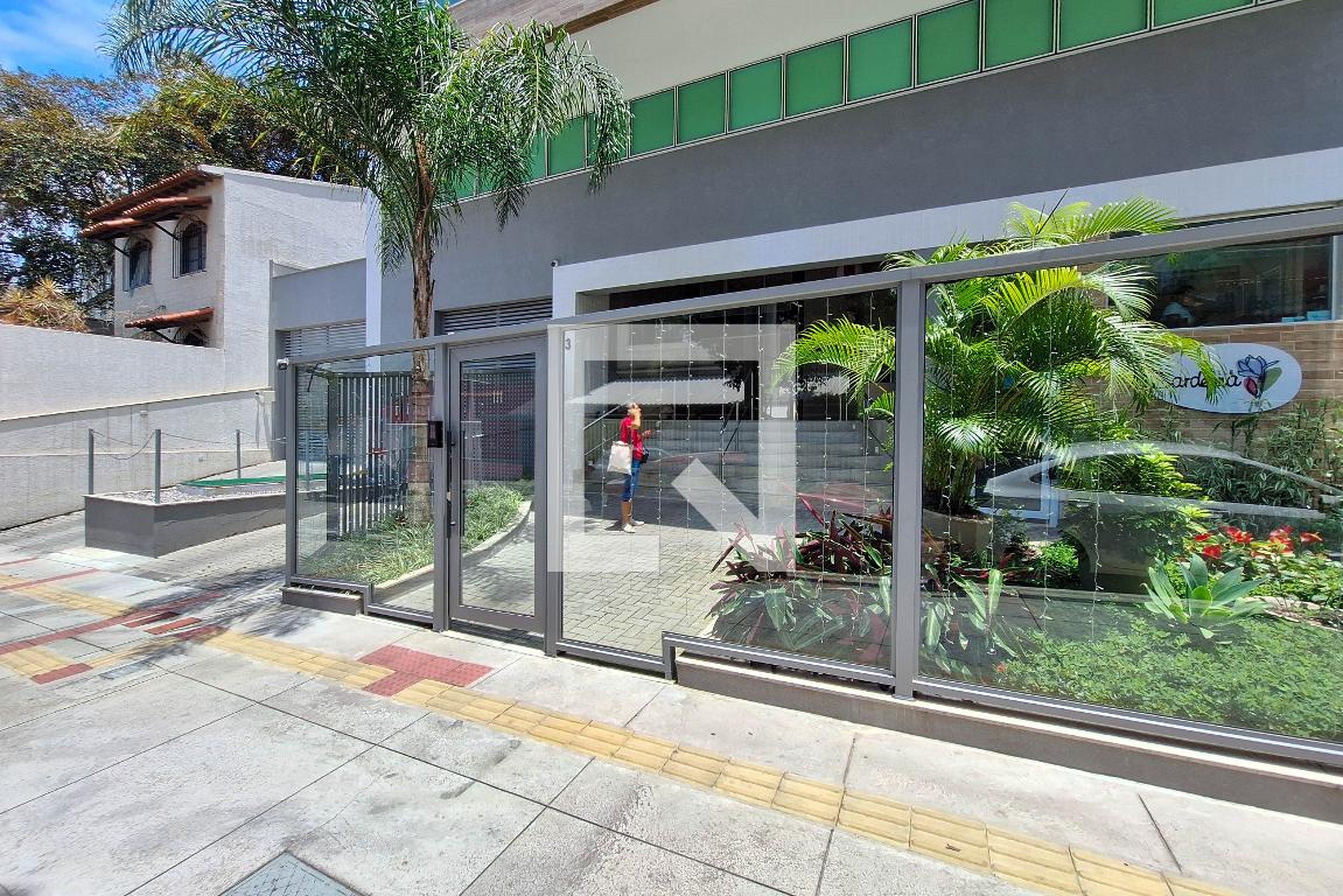 Fachada Condomínio em Rua Doutor Sardinha, 183