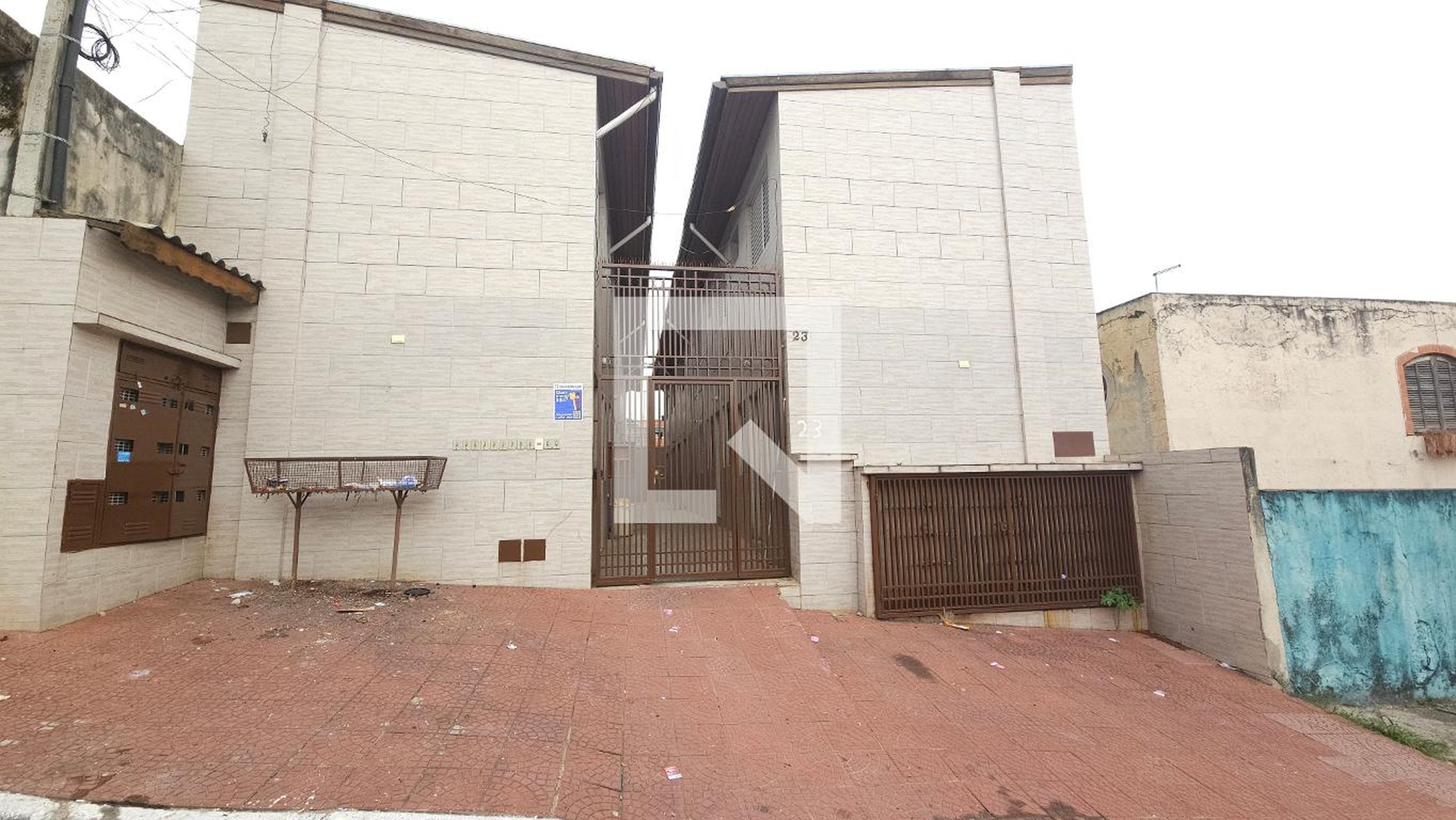 Fachada Condomínio em Rua Belila, 23