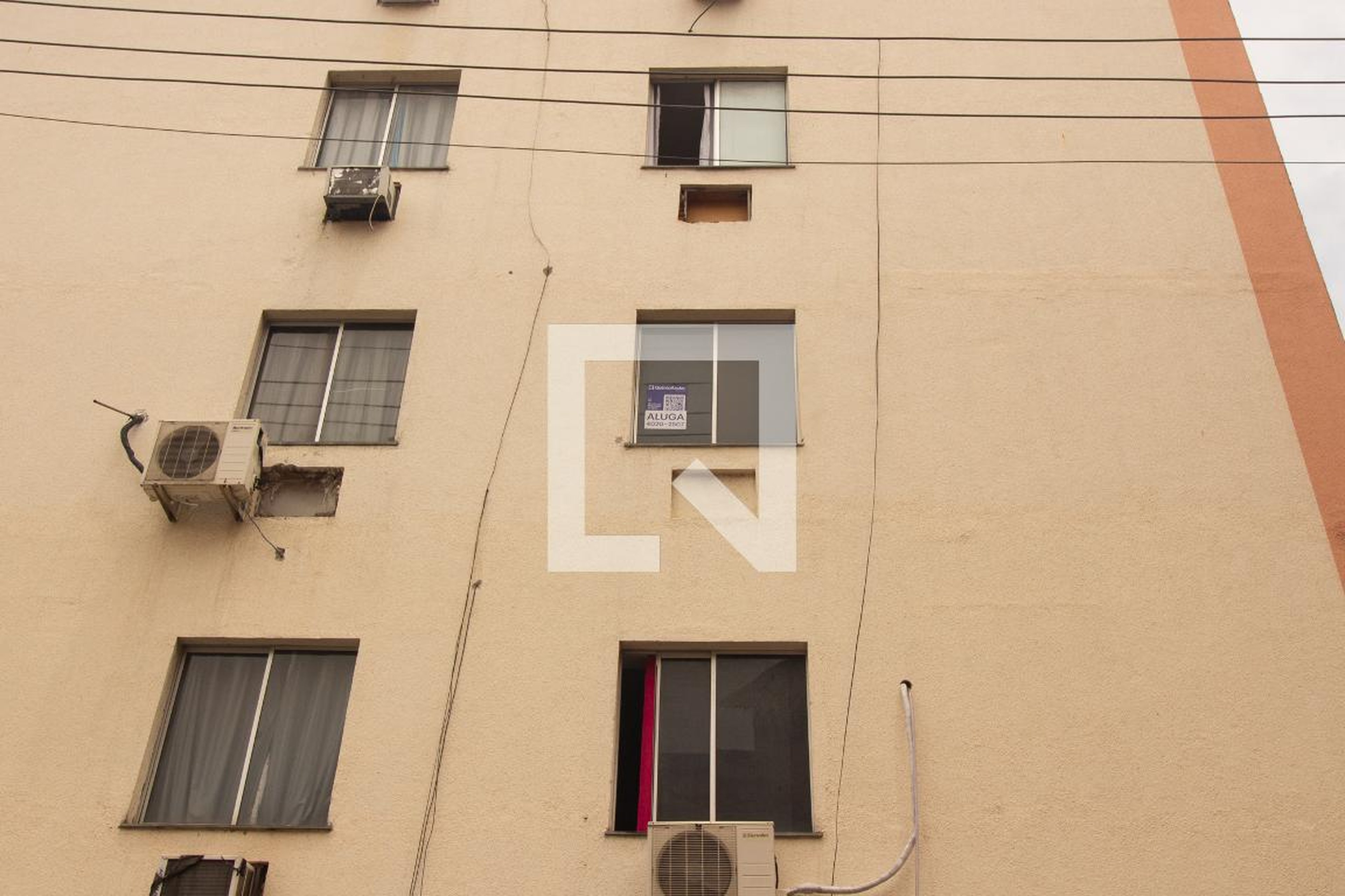 Fachada Condomínio em Rua Teixeira Campos, 1475