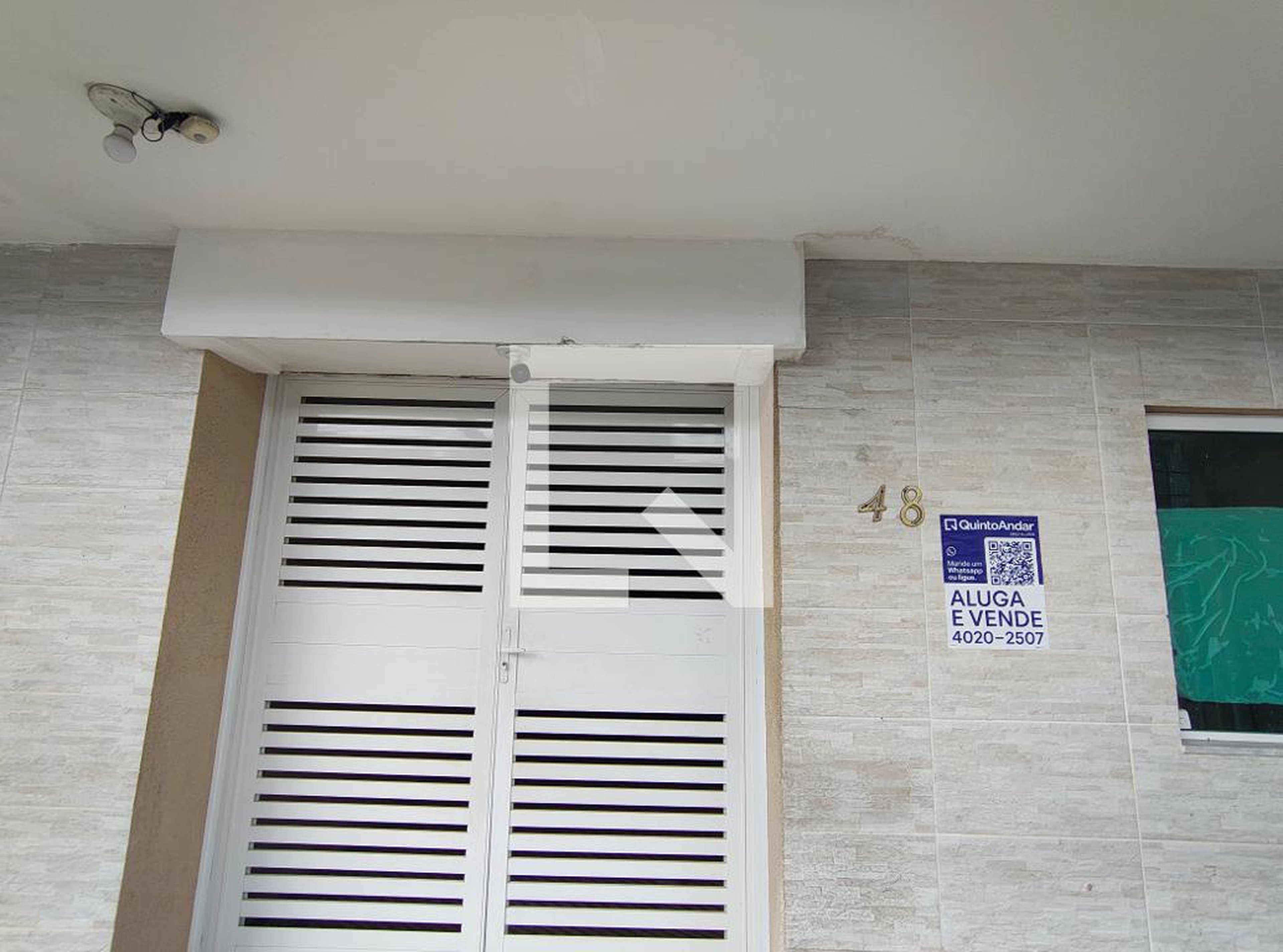 Fachada Condomínio em Rua Soldado Álvaro de Souza Pereira, 102