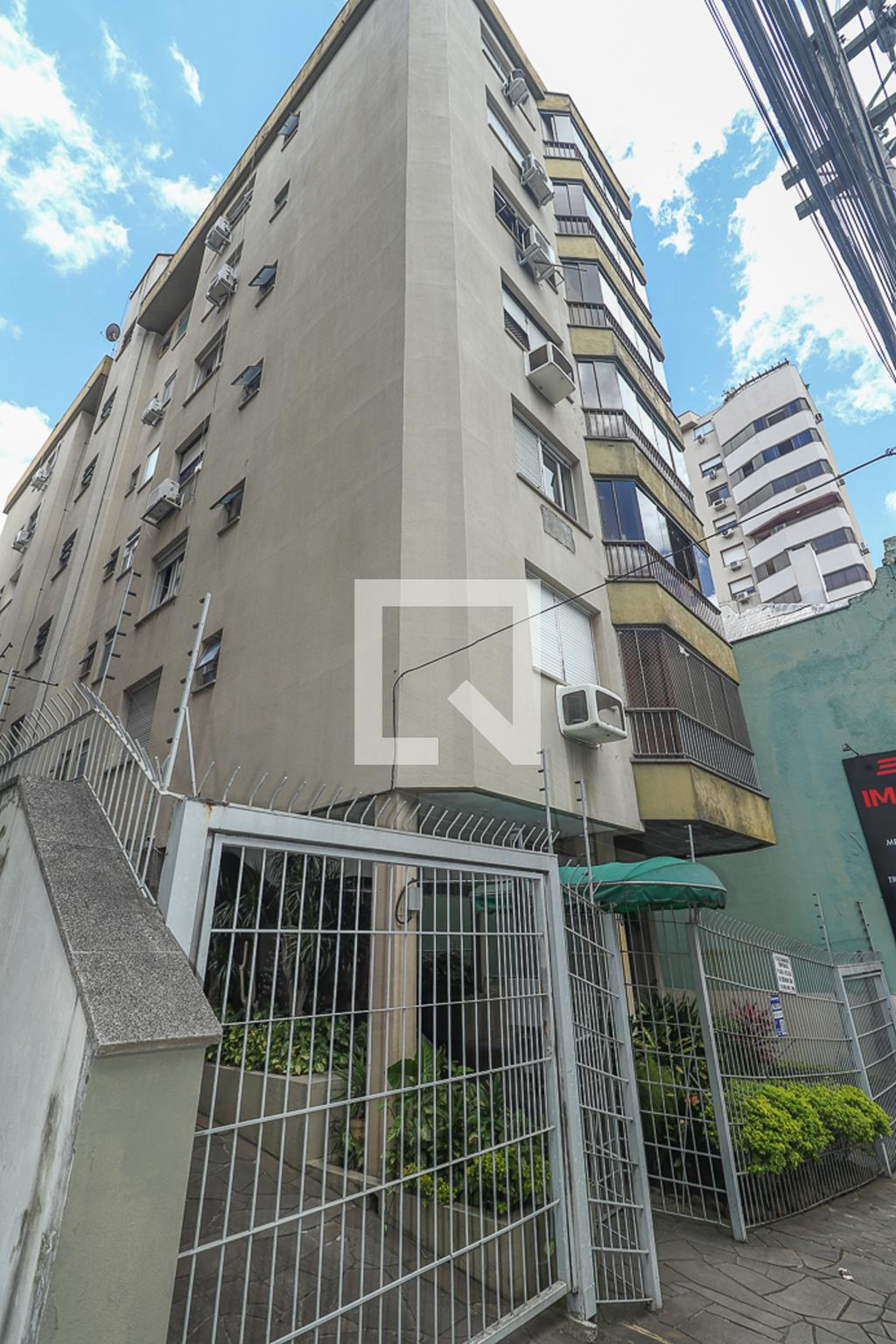 Fachada Condomínio em Rua Doutor Barros Cassal, 520