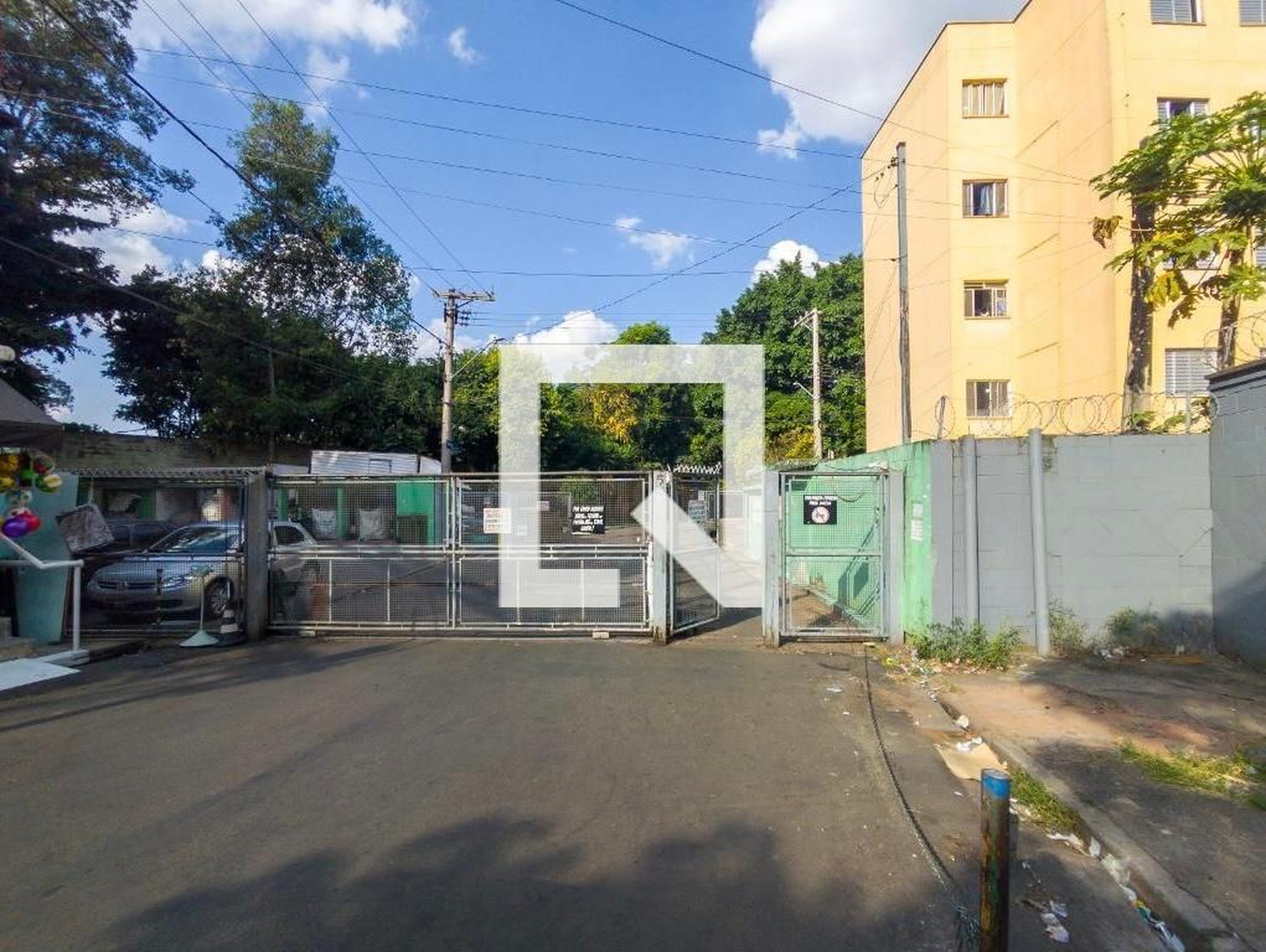 Fachada do Prédio Condomínio em Rua Sampaio Corrêa, 560