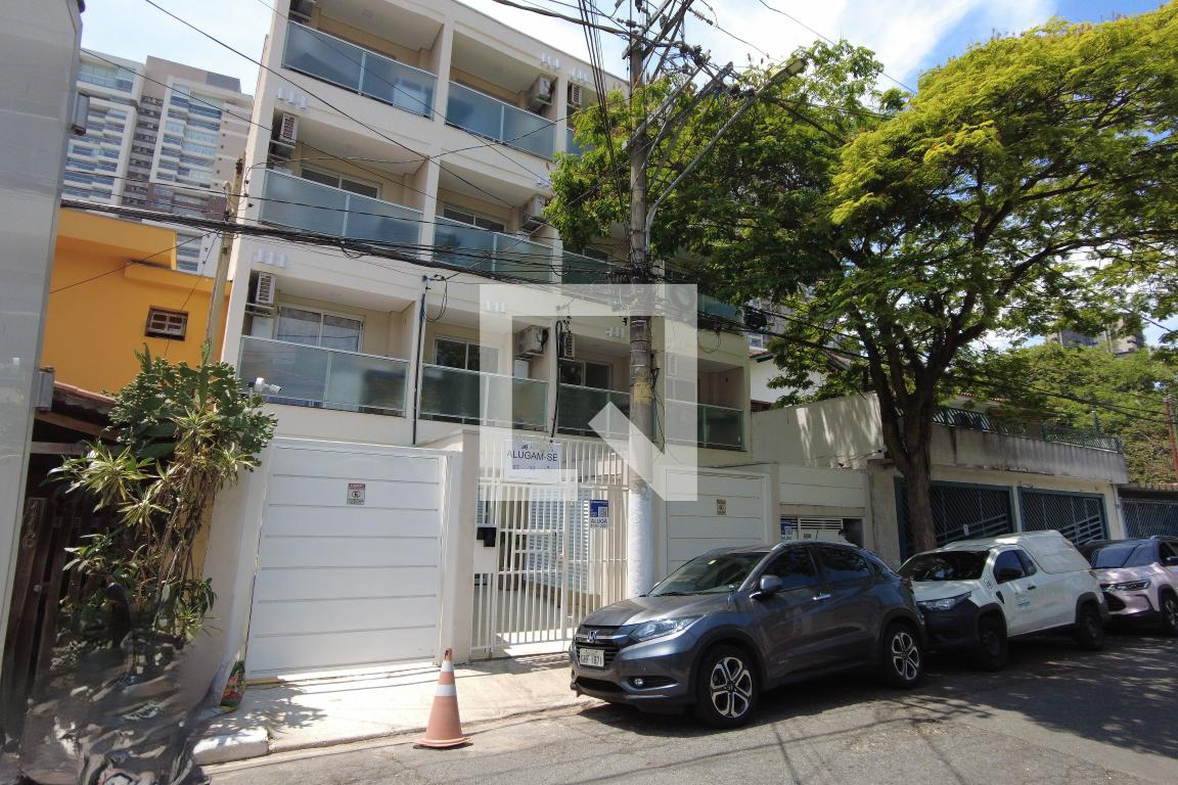 Fachada Condomínio em Rua Francisco Romeiro Sobrinho, 100