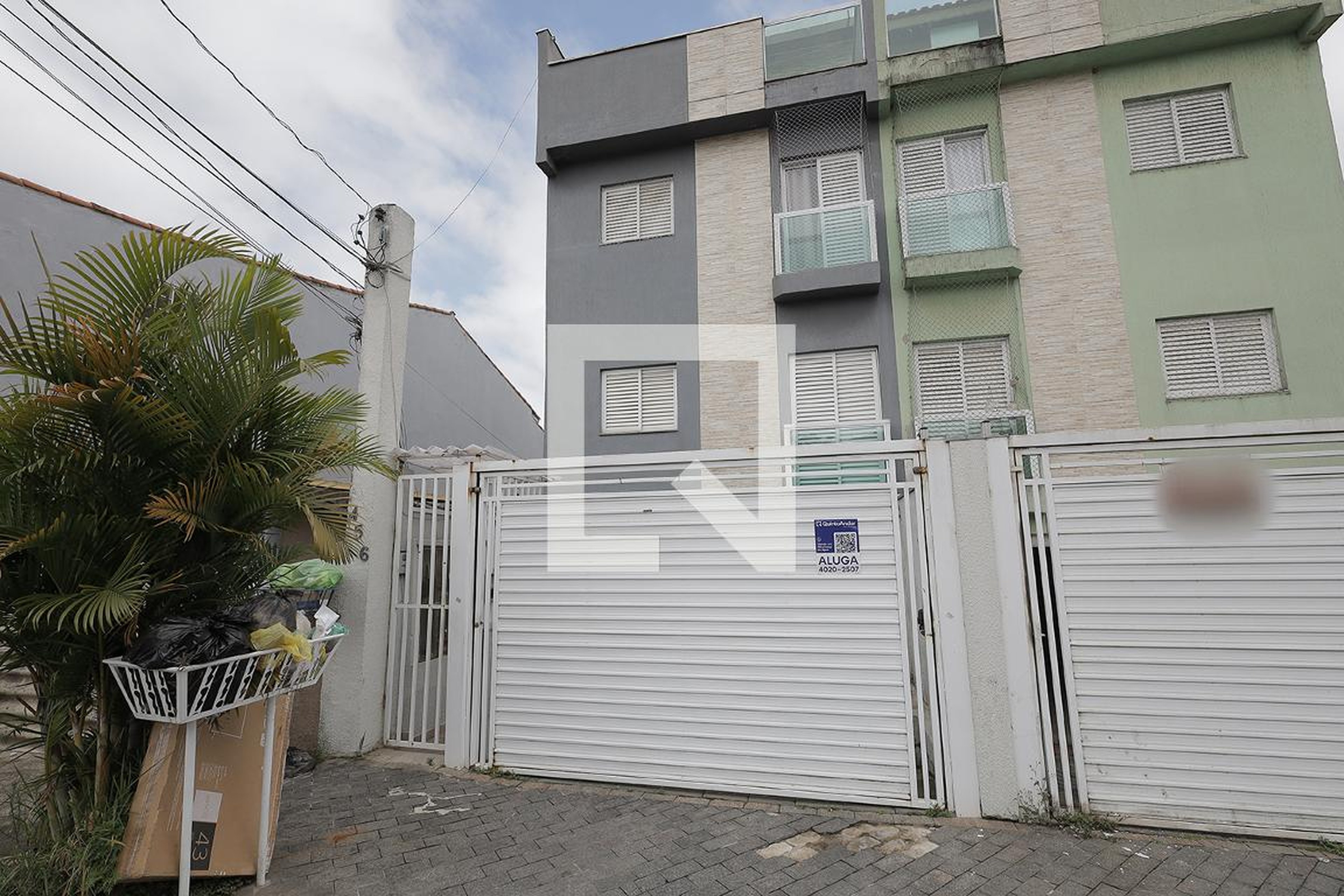 Fachada Condomínio em Rua Tomás de Carvalho, 456