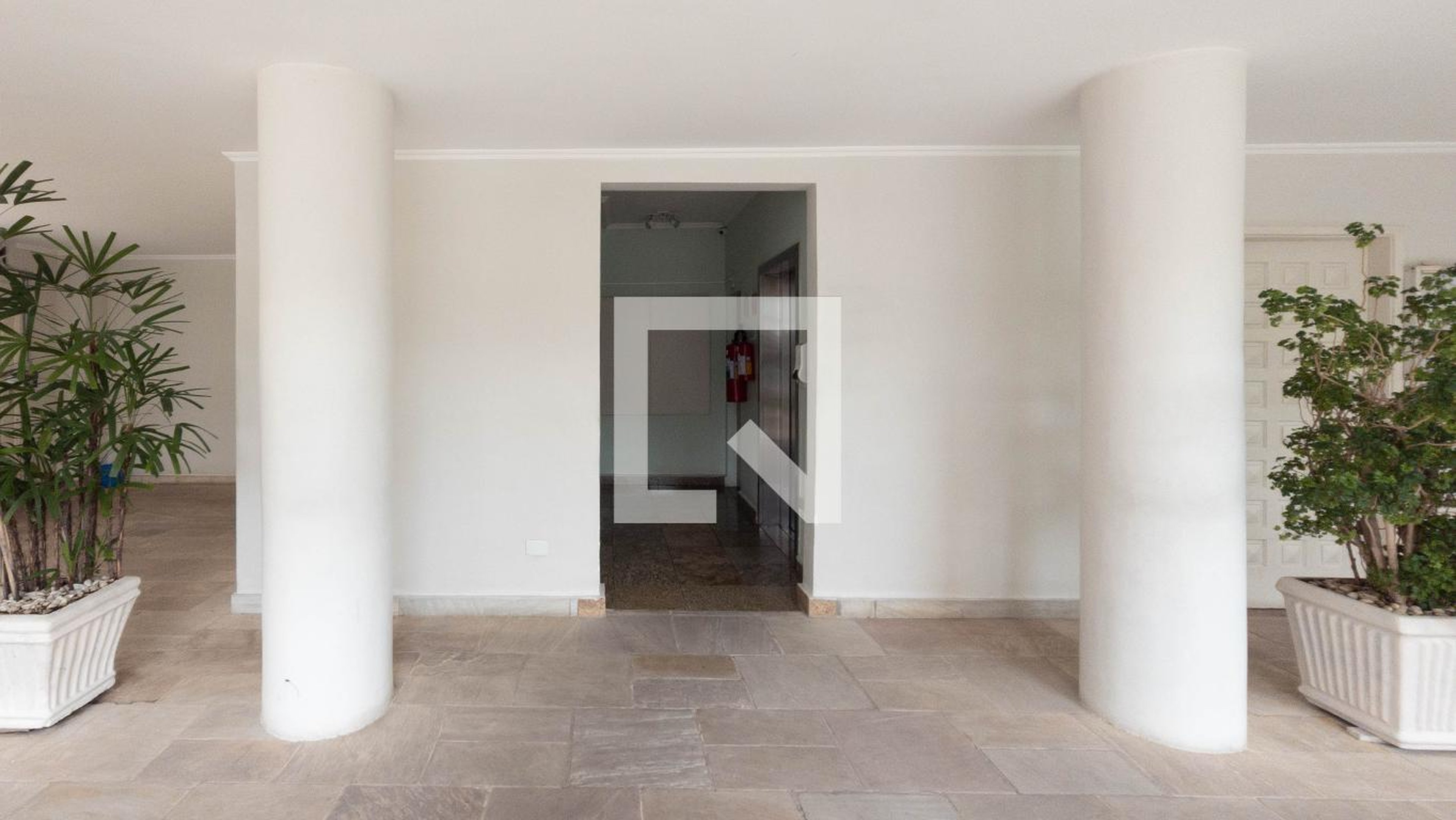 Hall de entrada - Maria Di Faccio La Mônica