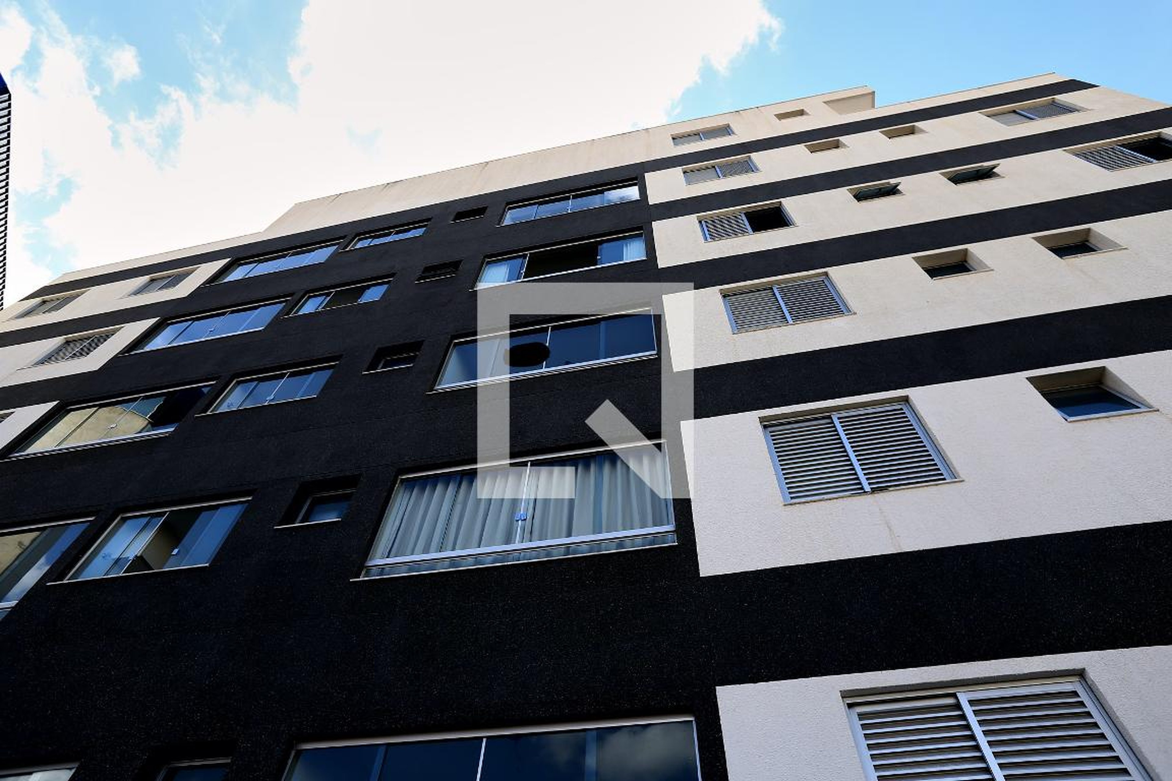 Fachada Condomínio em Rua Jacuí, 559