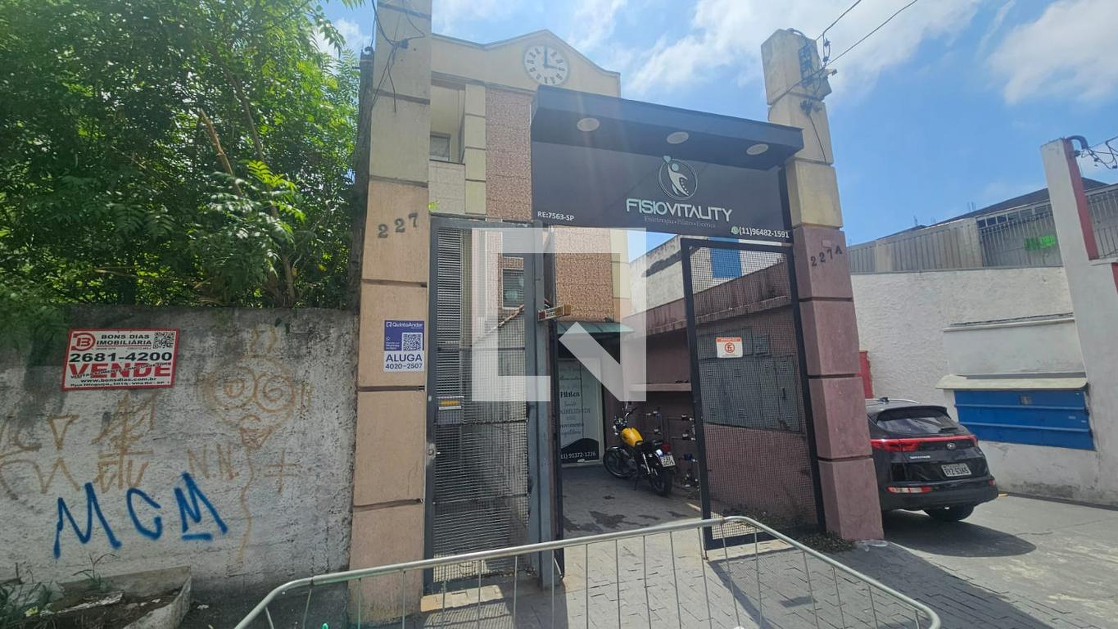 Fachada Condomínio em Rua Matusalém Matoso, 227