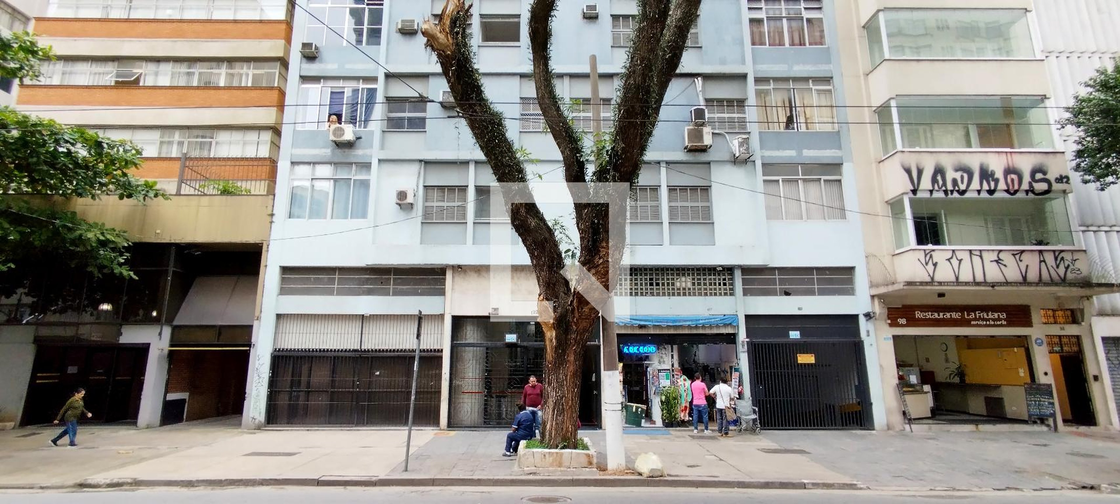 Fachada Condomínio em Rua Maria Paula, 204