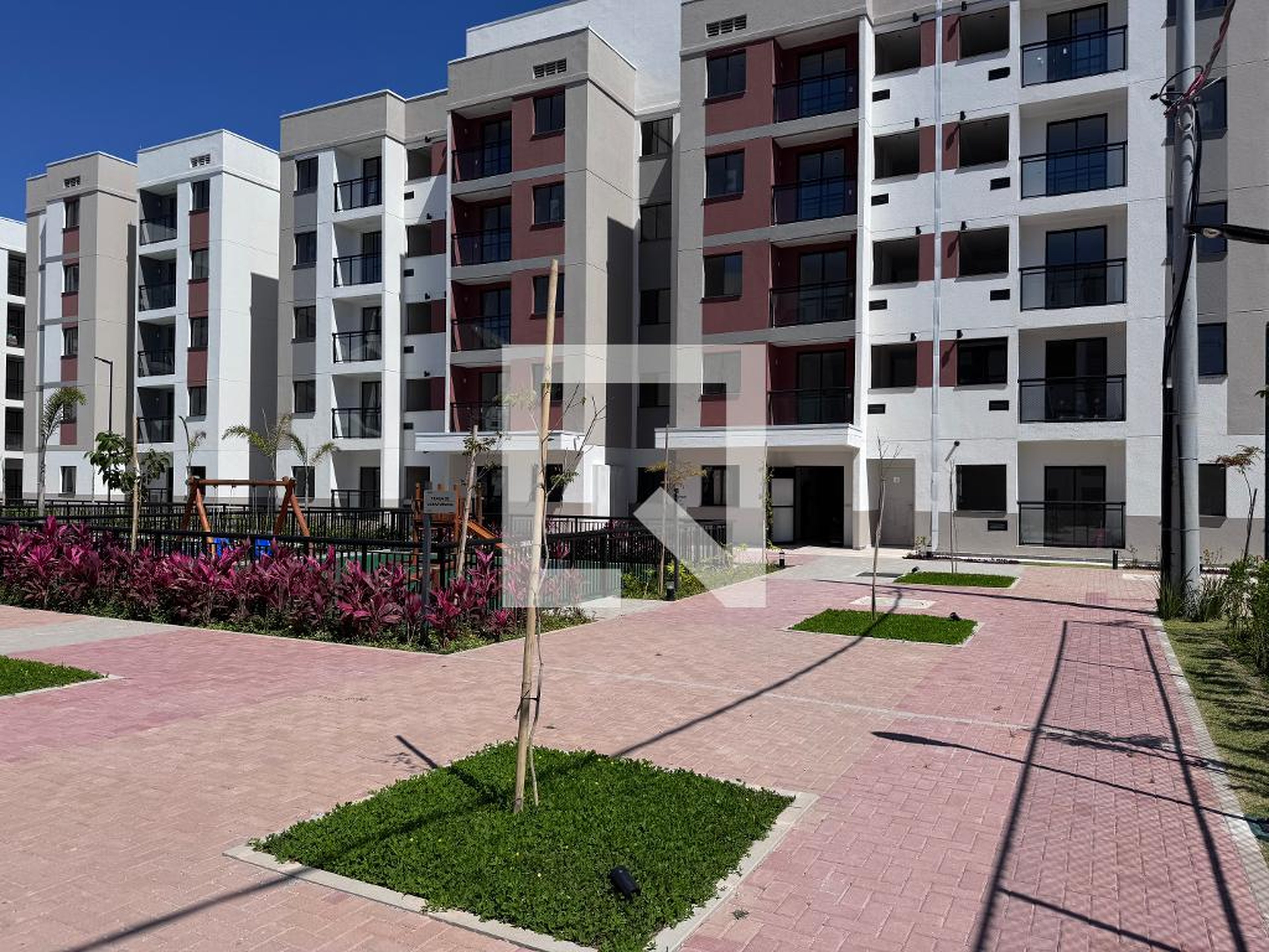 Fachada Condomínio em Rua G W, 100