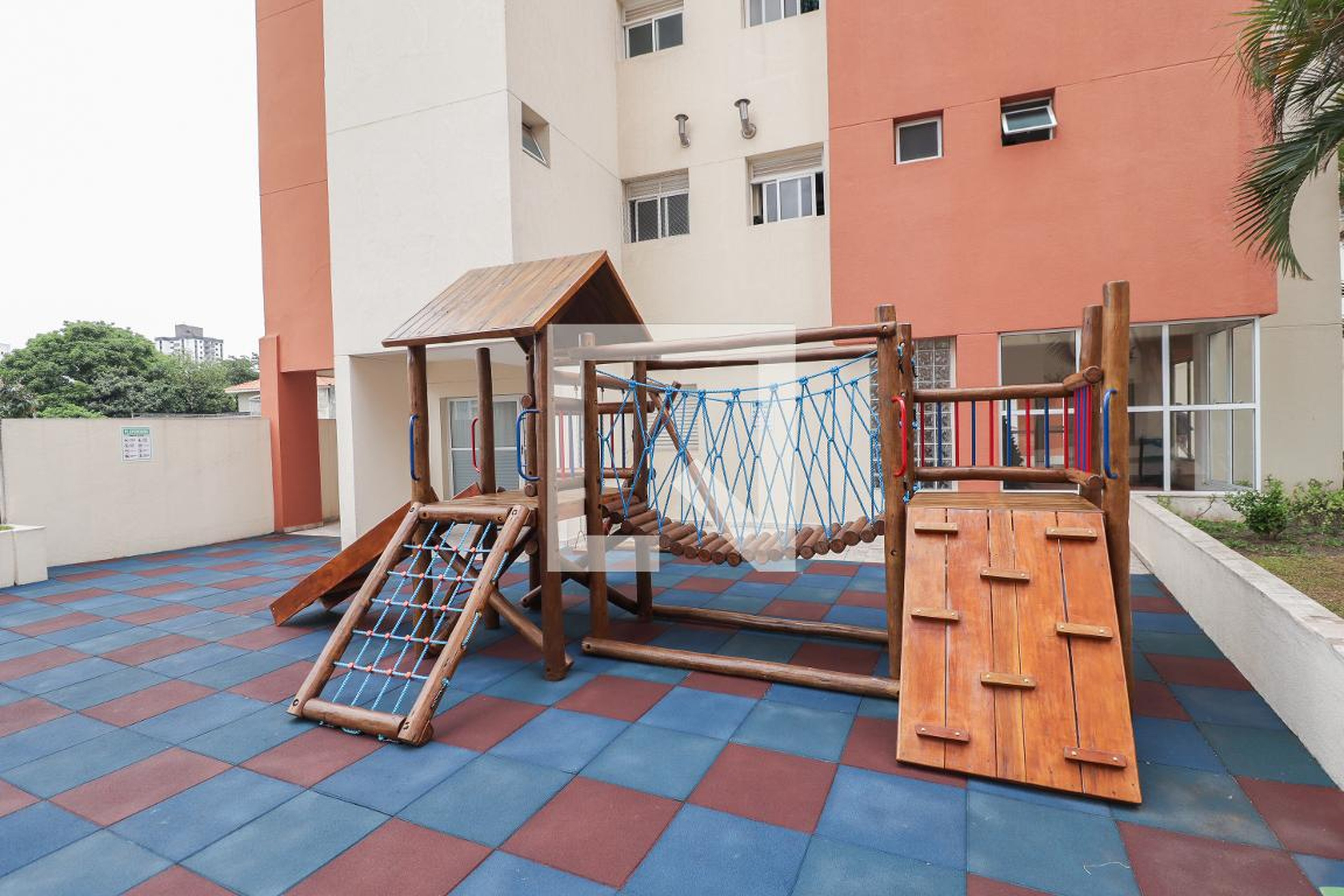 Playground - Morada Inglesa