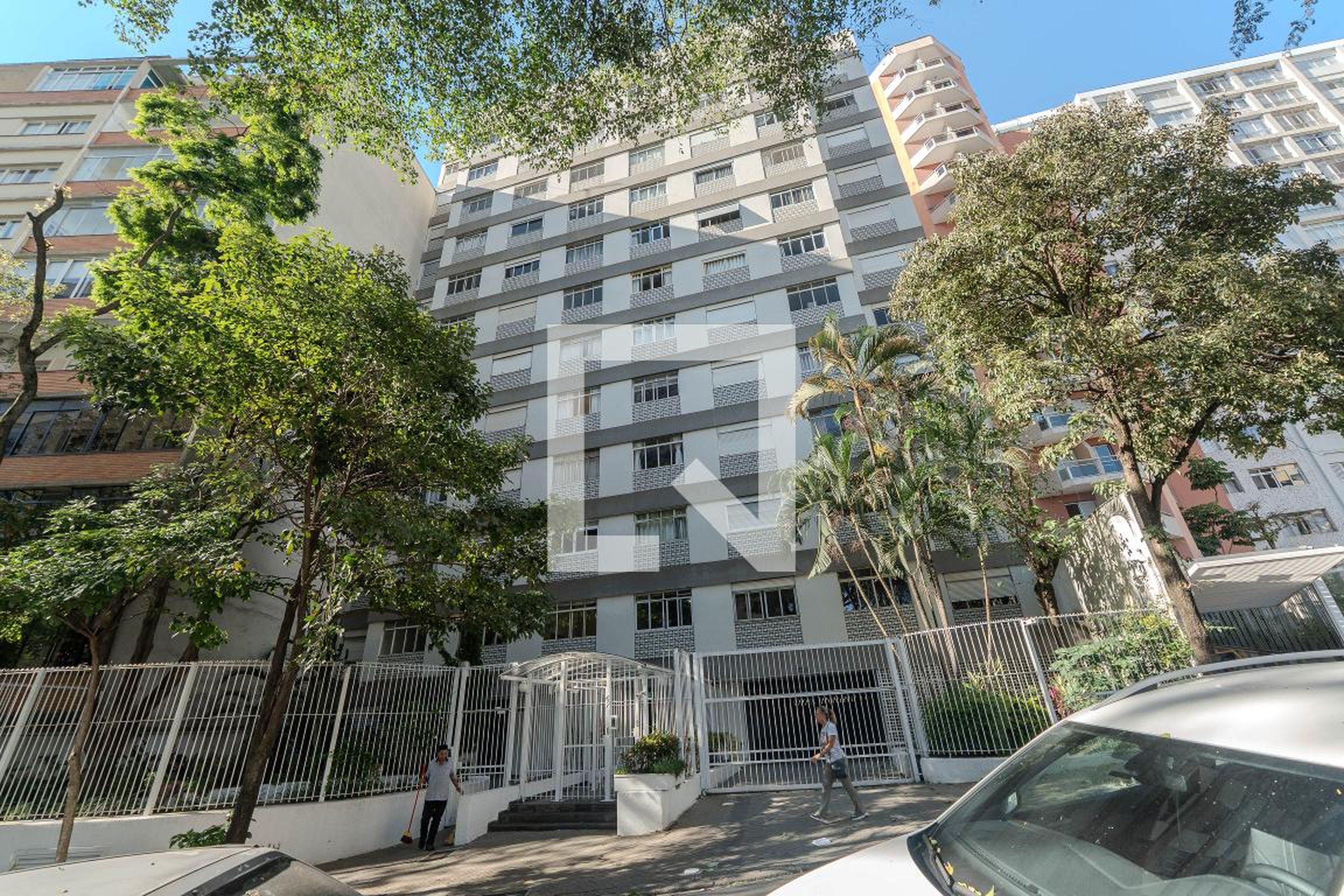 Fachada Condomínio em Rua Bela Cintra, 96