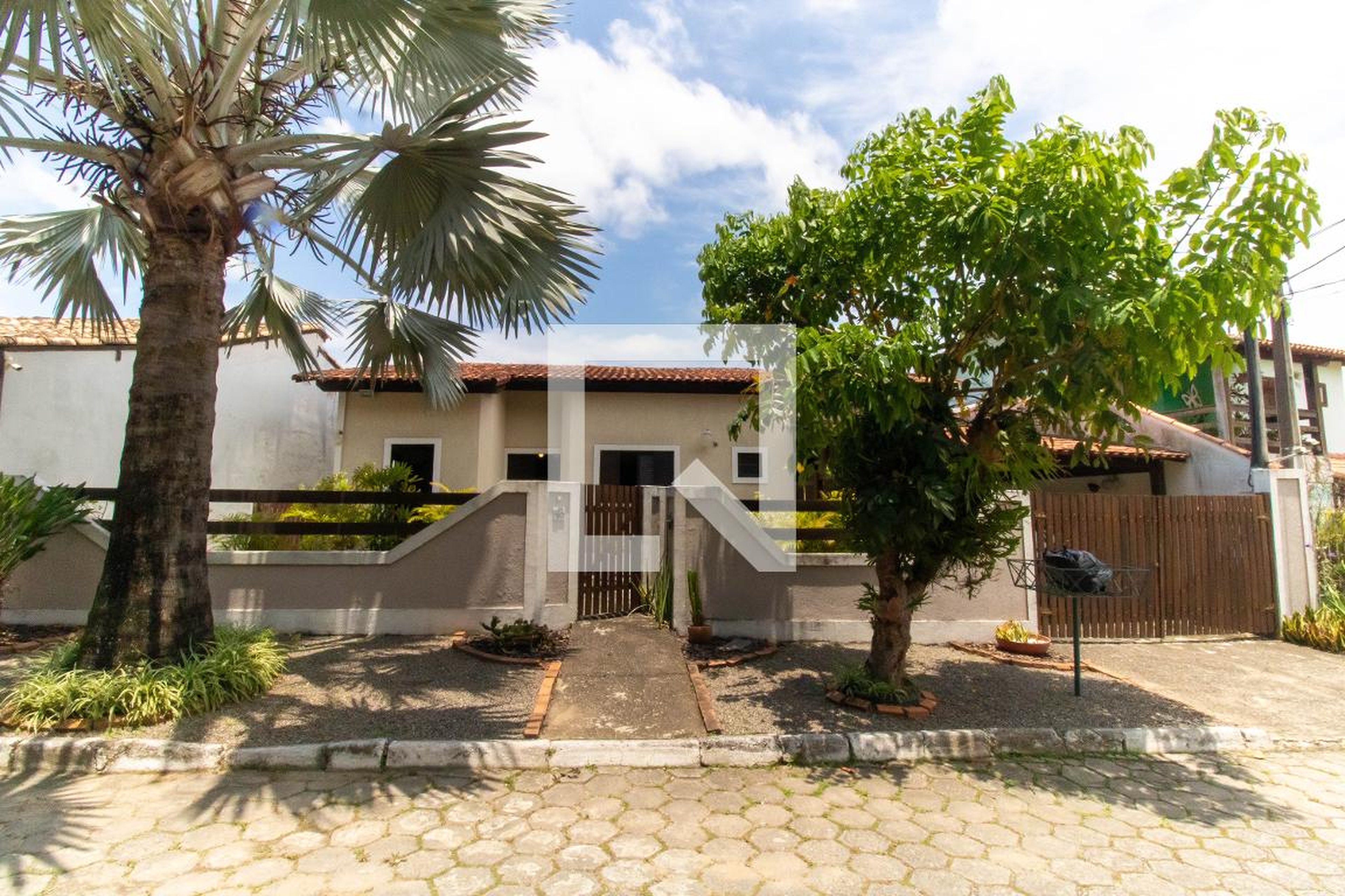 Fachada Condomínio em Rua Abelardo Barbosa, 56