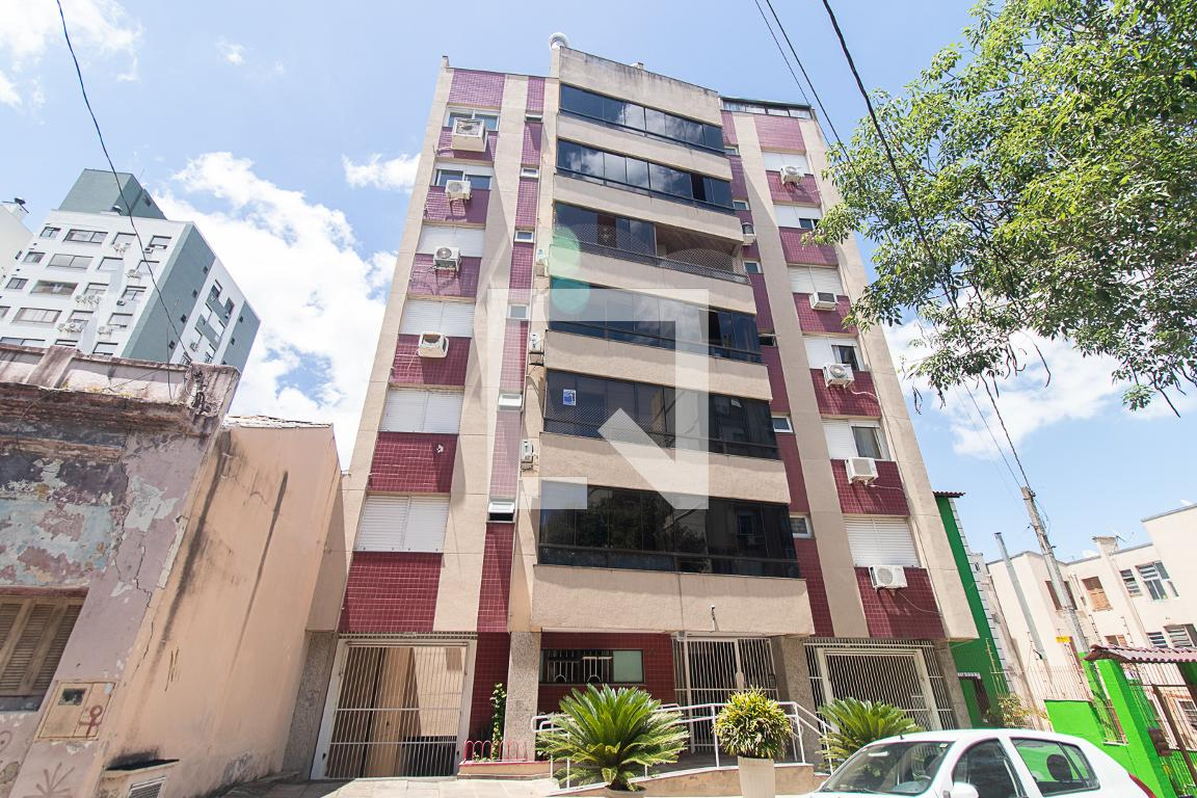 Fachada Condomínio em Rua Demétrio Ribeiro, 89