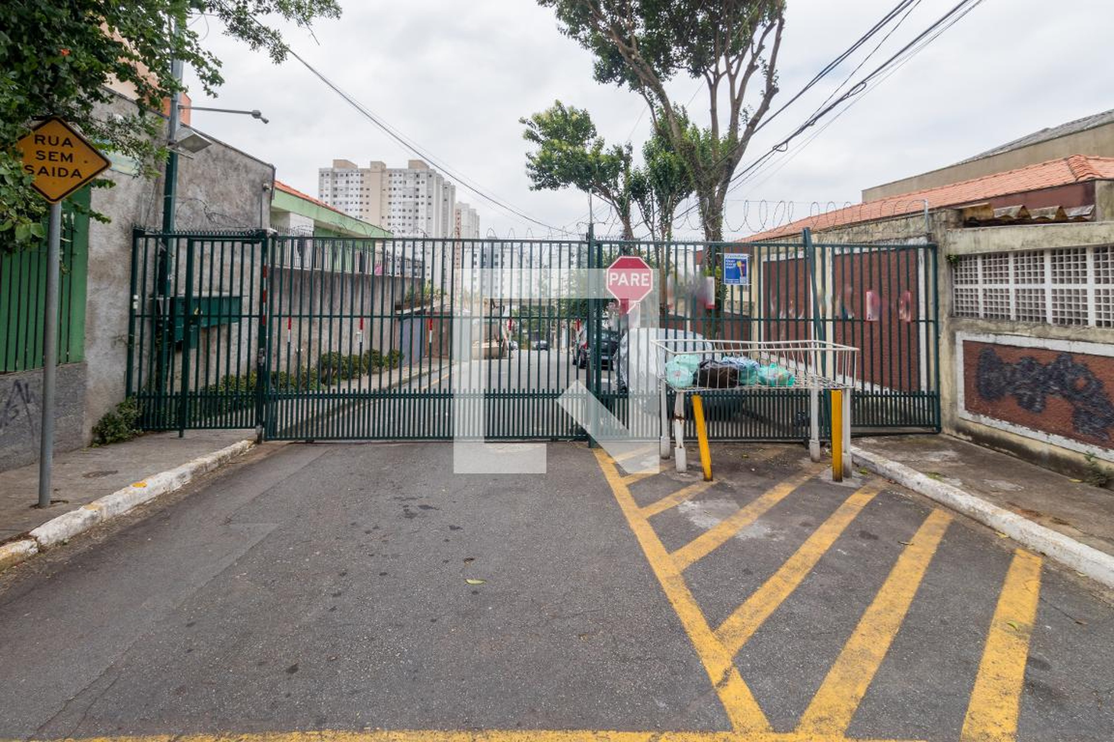 Fachada Condomínio em Rua Alberto Romani Horta, 169