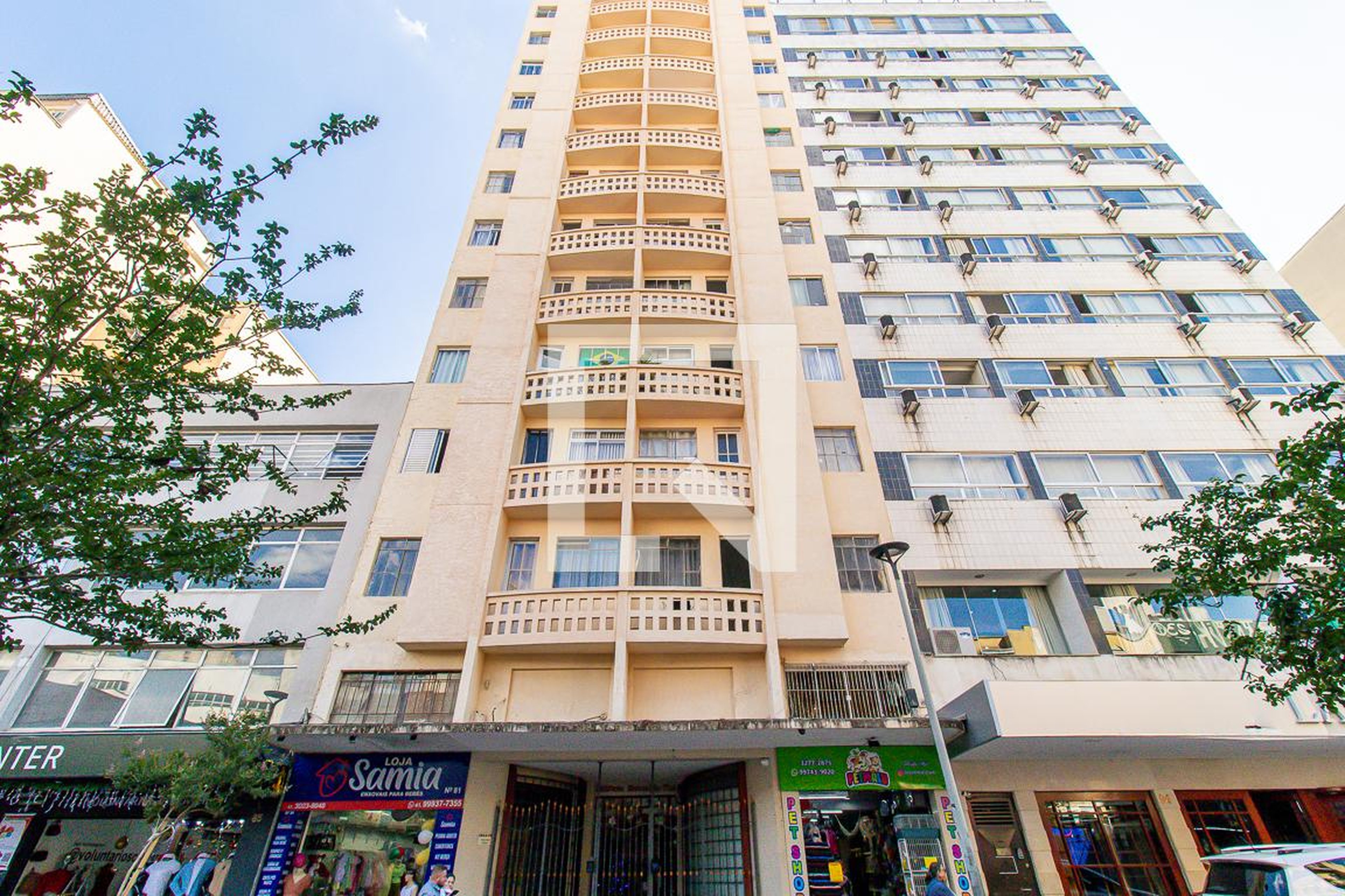 Fachada do Prédio Condomínio em Rua Voluntários da Pátria, 83