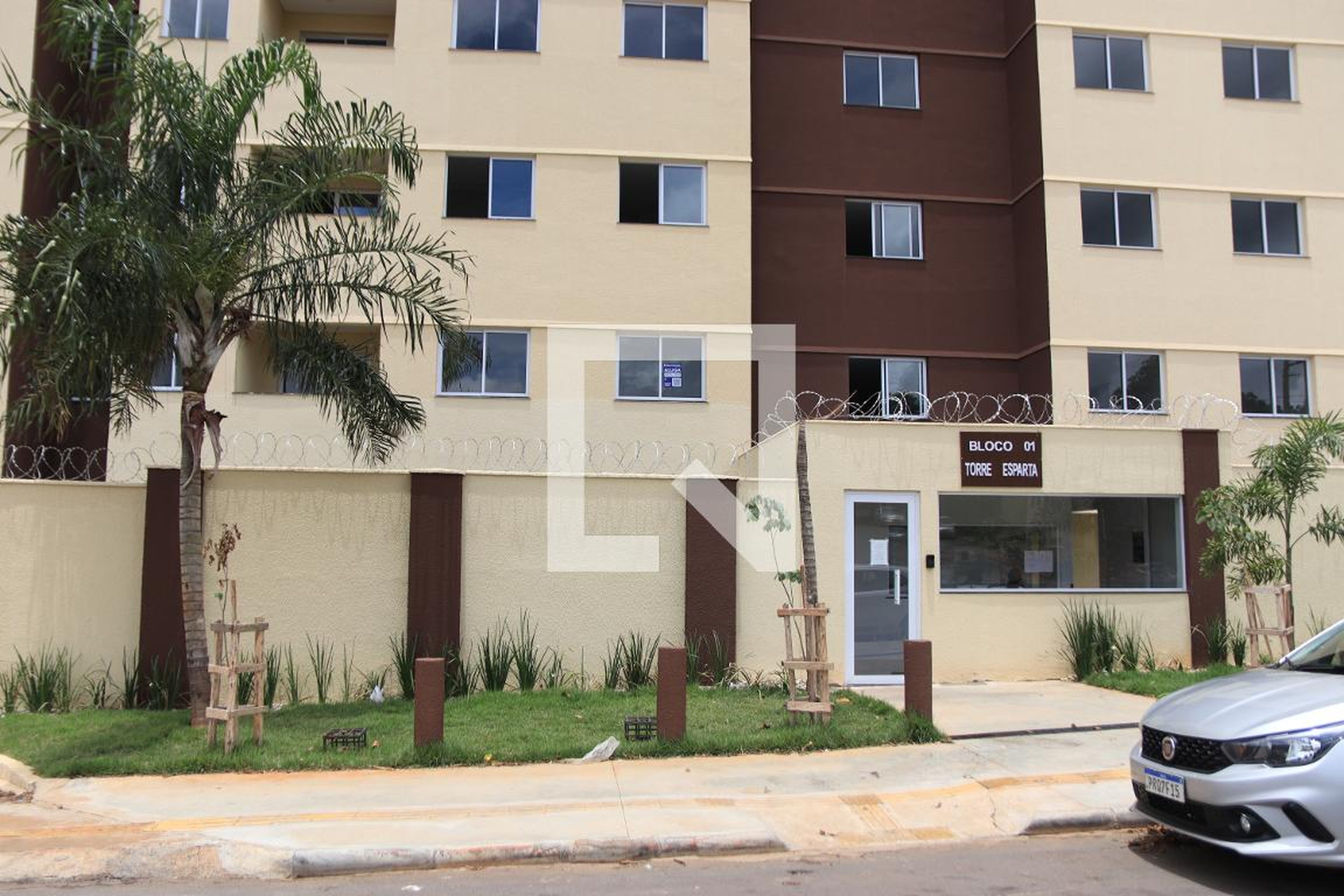 Fachada Condomínio em Rua Herculina Marquês de Abreu, 340