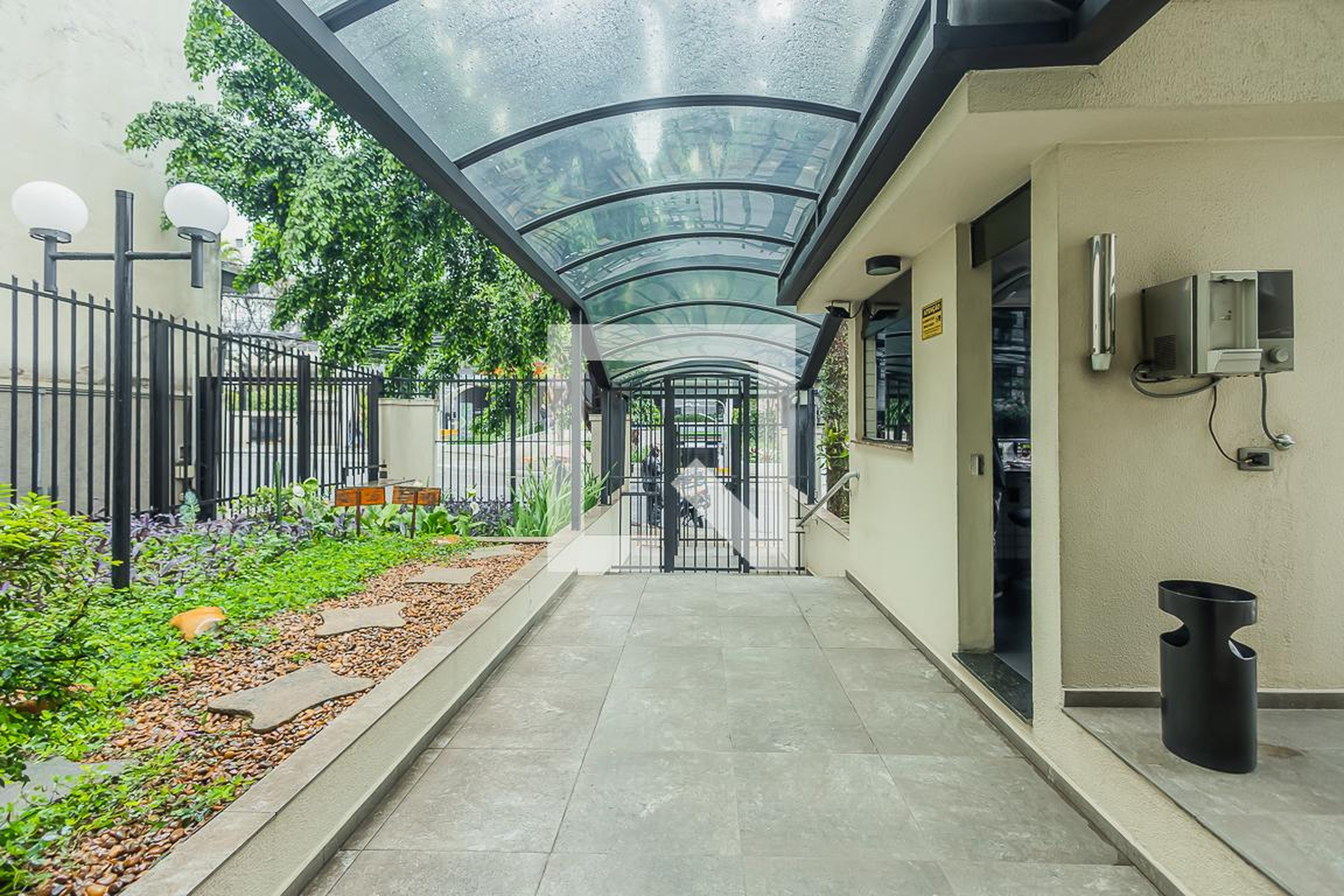 Entrada - Royal Studium