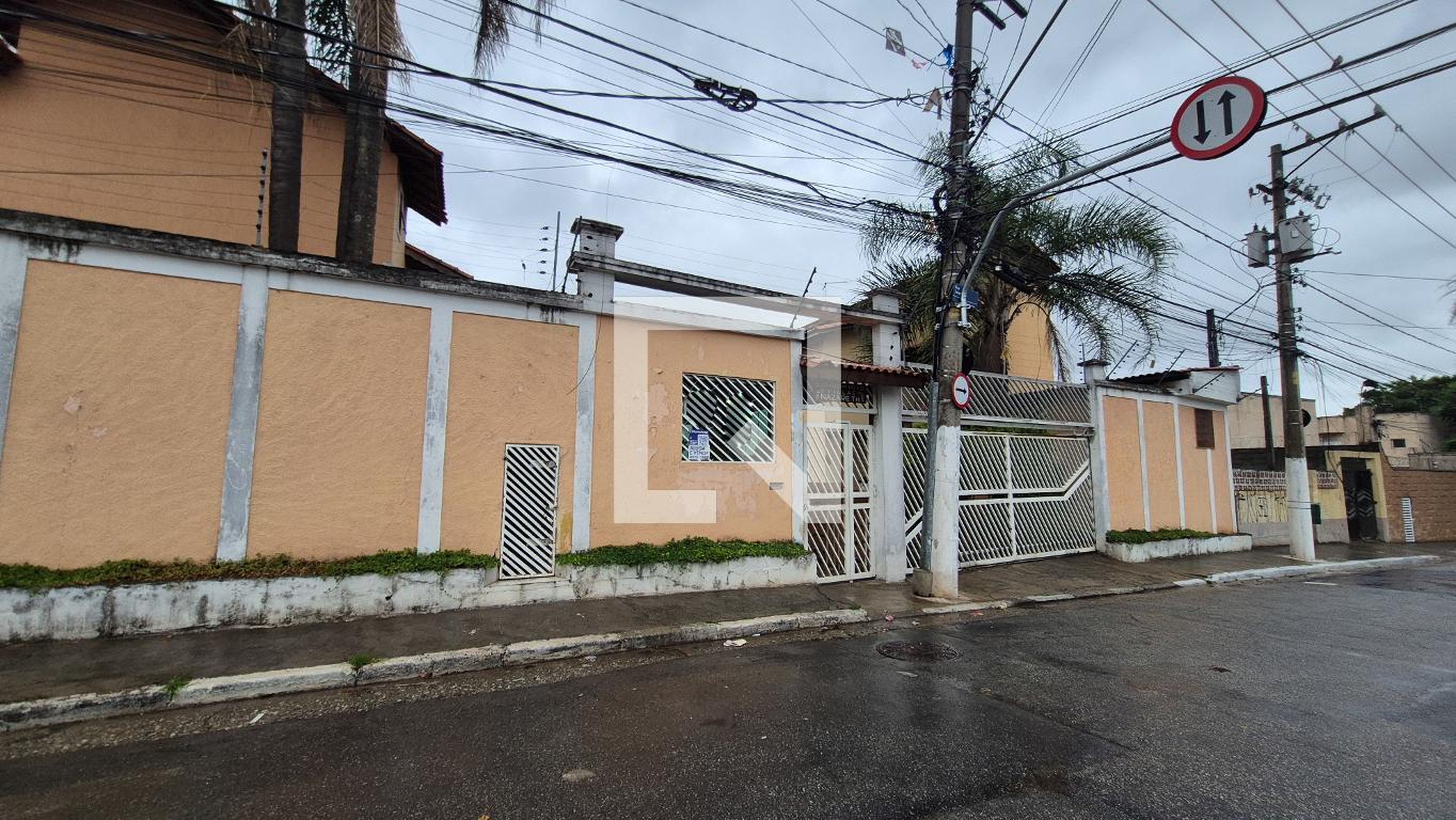 Fachada Condomínio em Rua Tarapitinga, 201