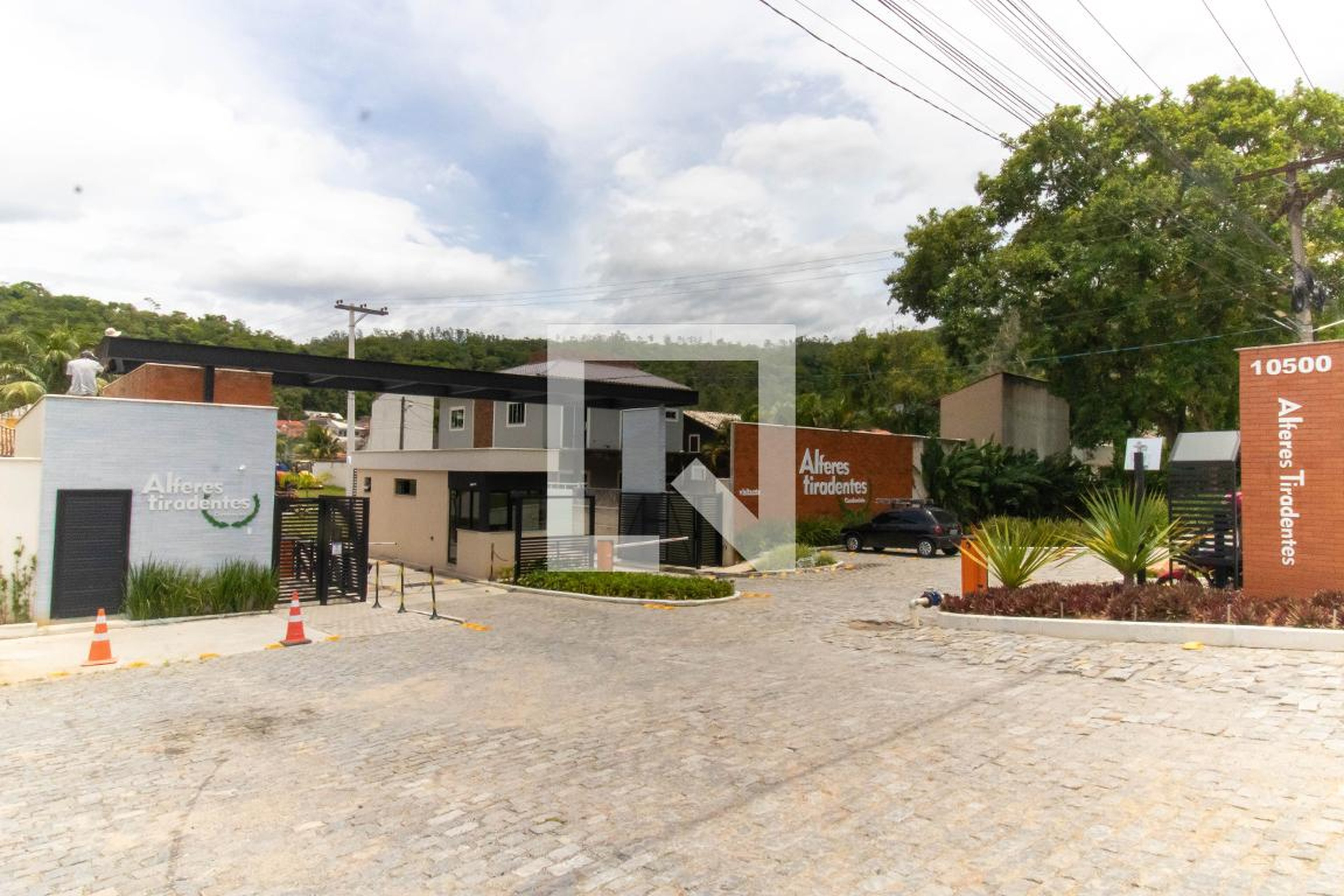 Fachada Condomínio em RJ-106, Km 10