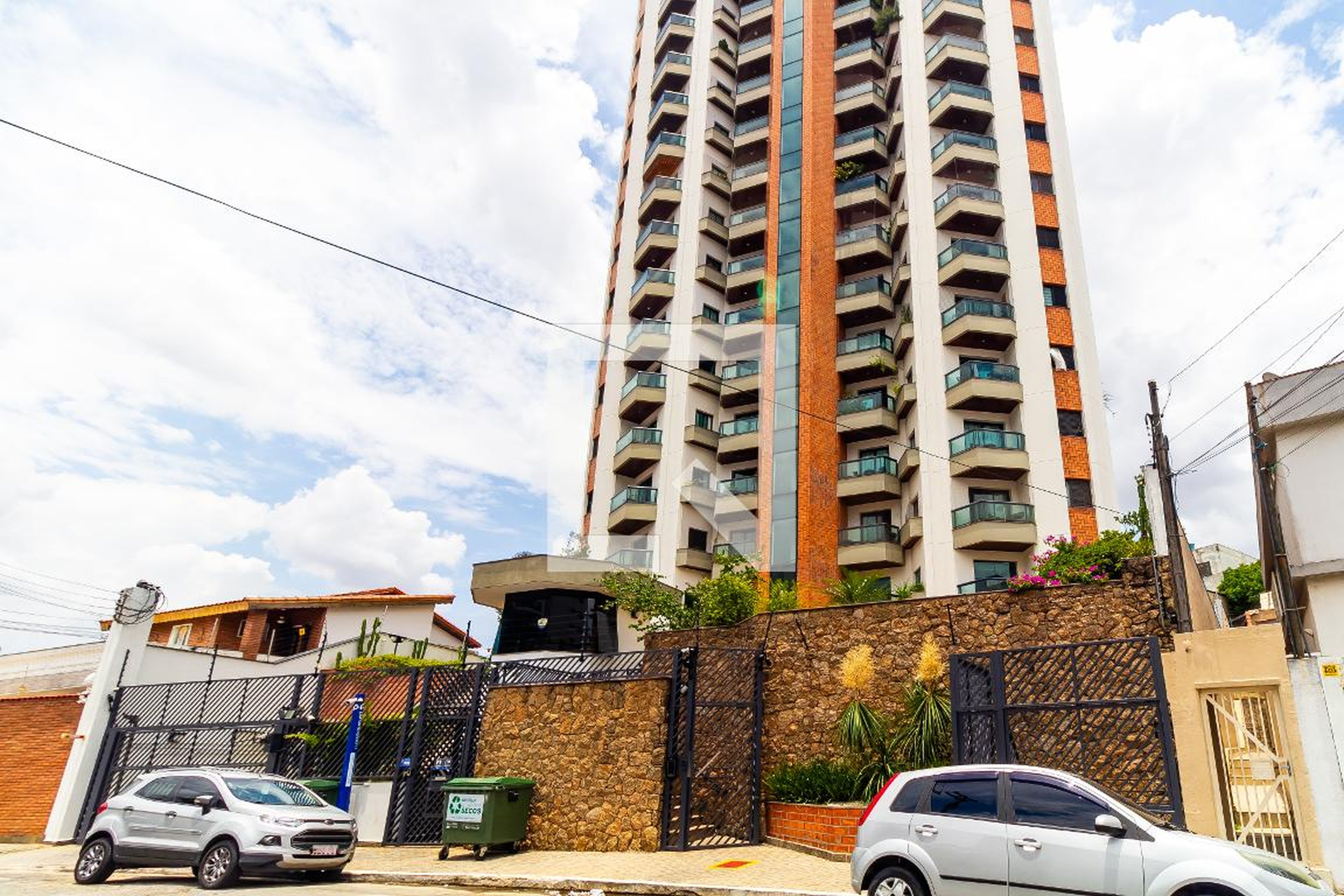 Fachada do Prédio Condomínio em Rua Argonautas, 315