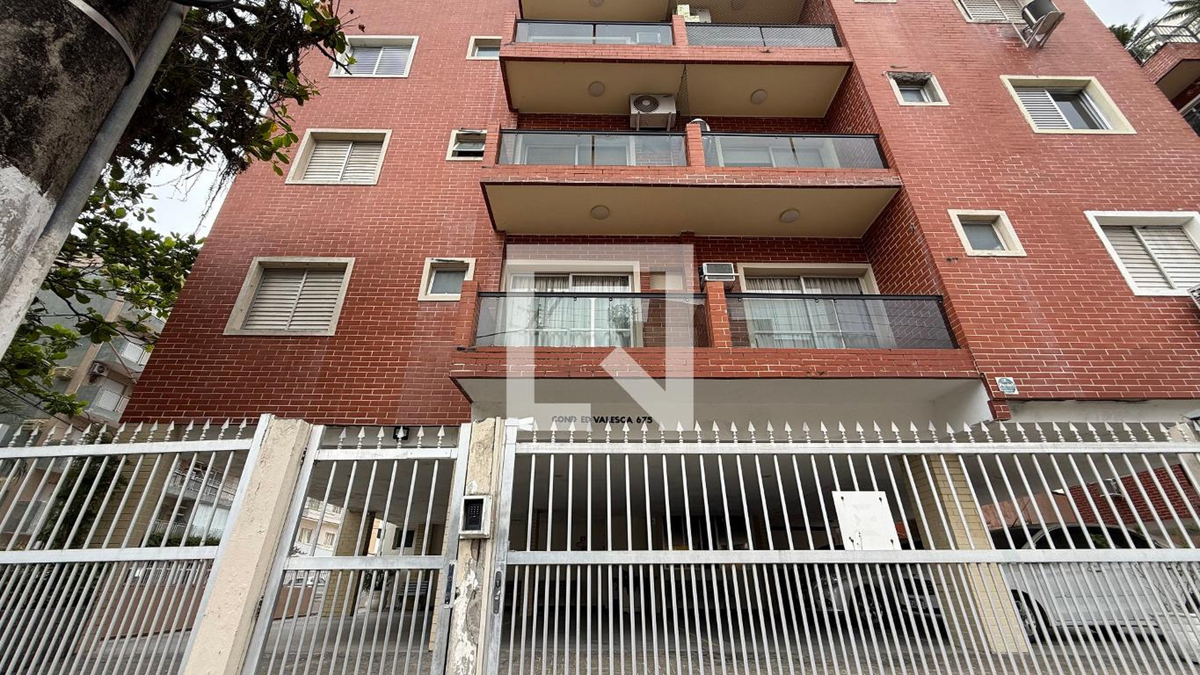 Fachada Condomínio em Rua Guadalajara, 675