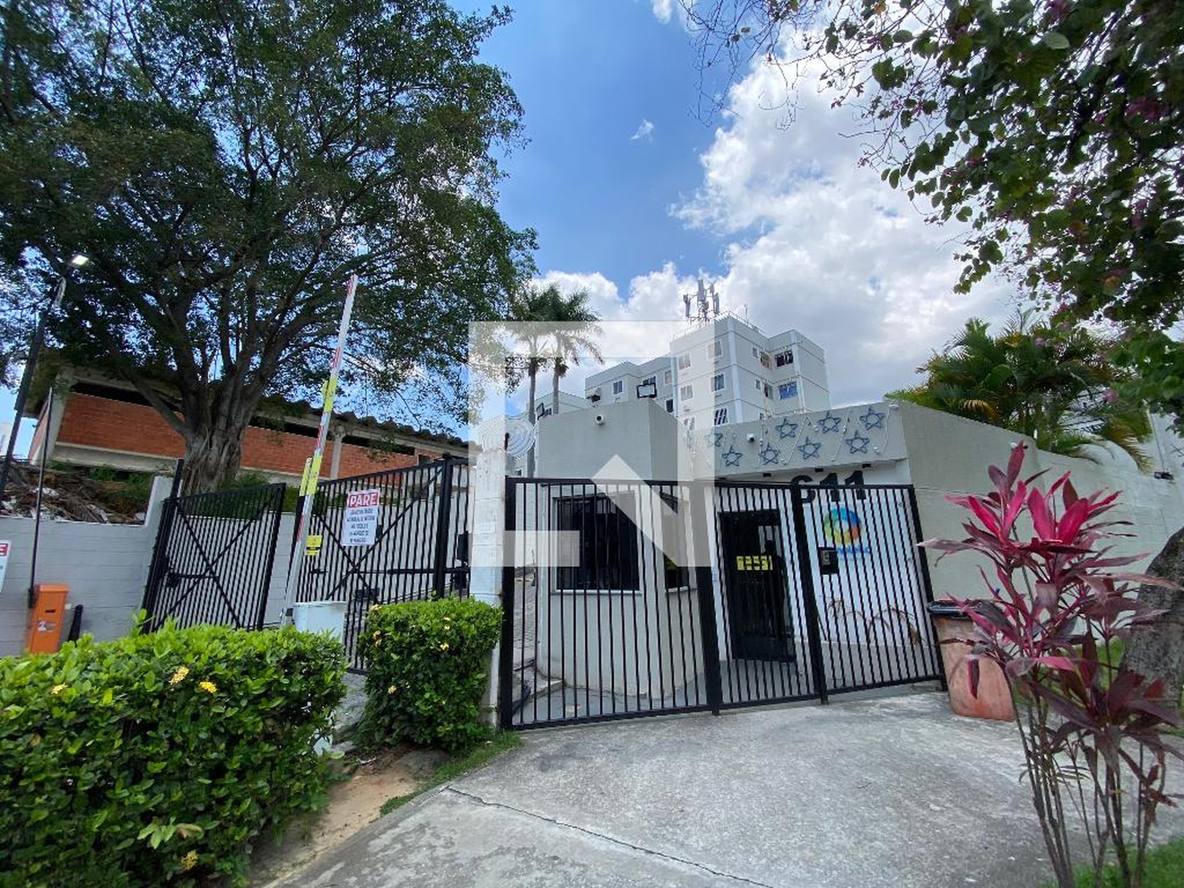 Fachada Condomínio Completo Zona Norte