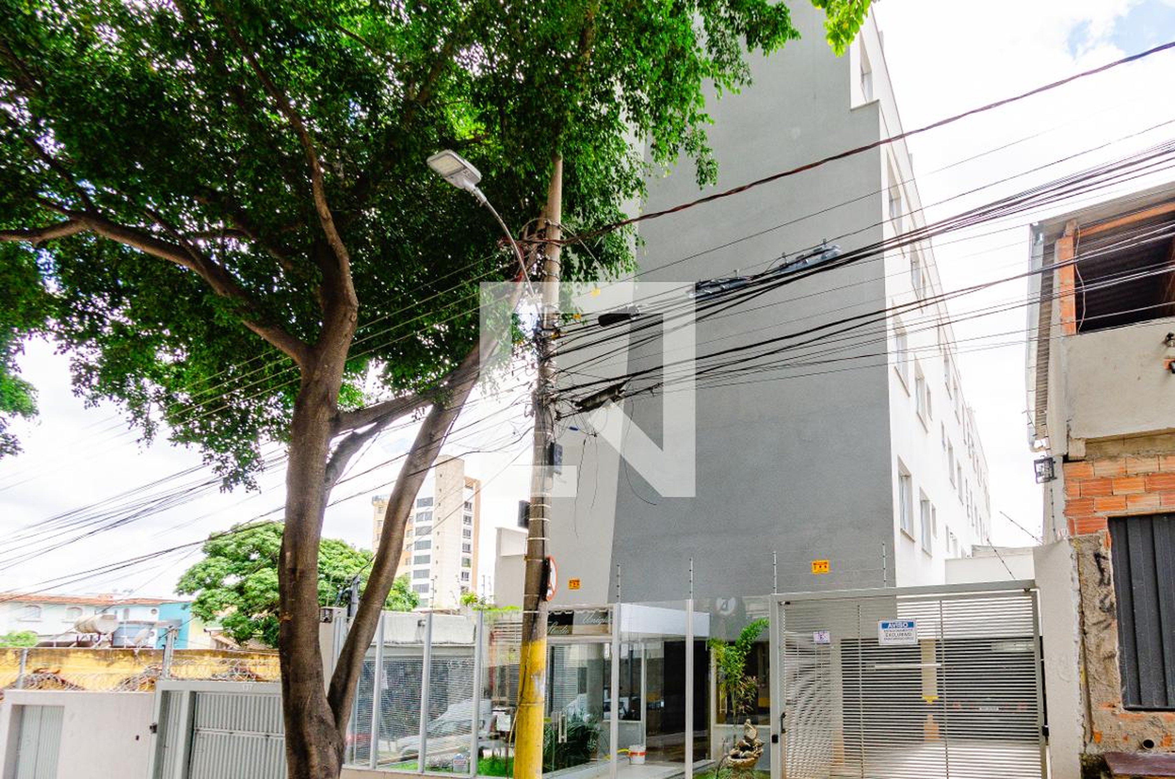 Fachada Condomínio em Rua Agnelo Macedo, 149