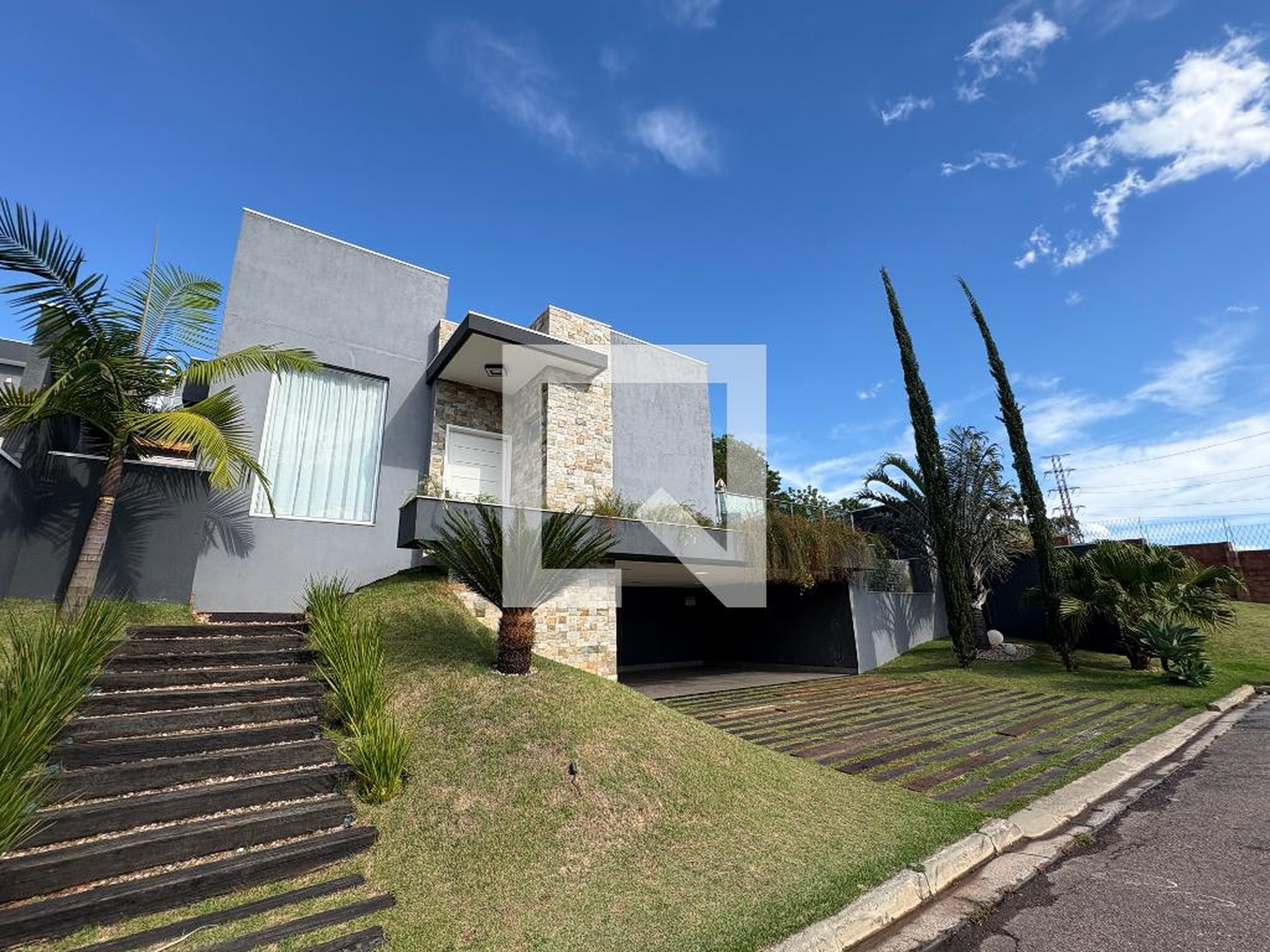 Fachada Condomínio em Rua Antônio Demarchi, 644