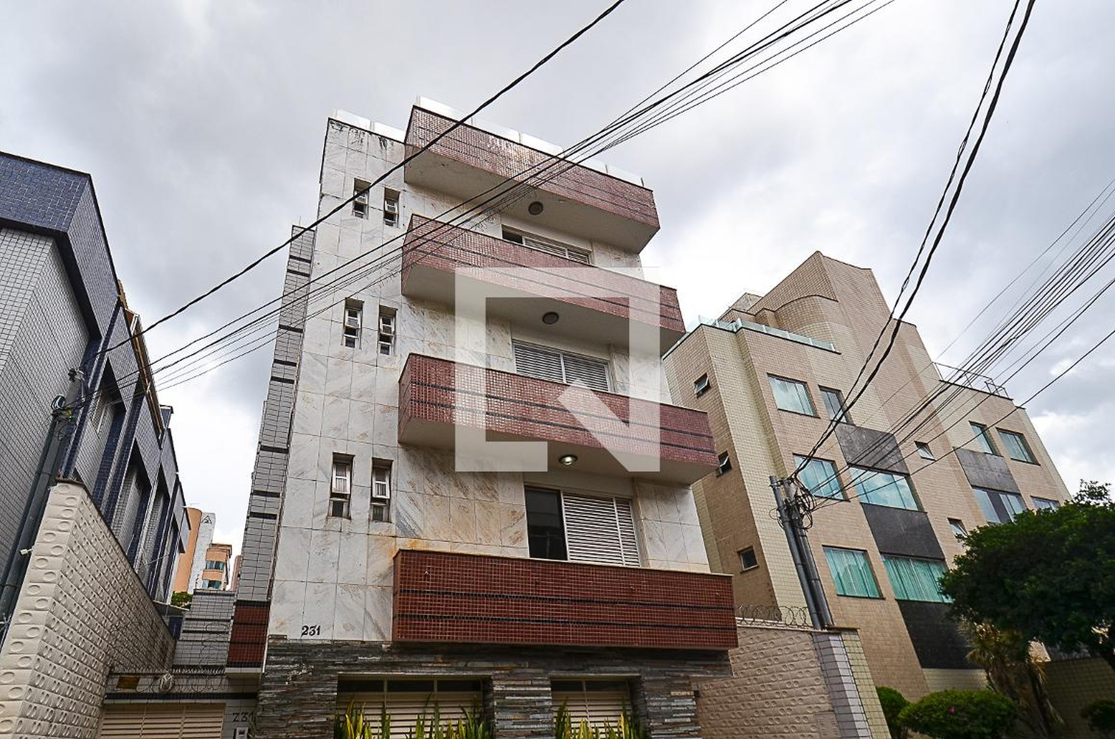 Fachada Condomínio em Rua Itapemirim, 231