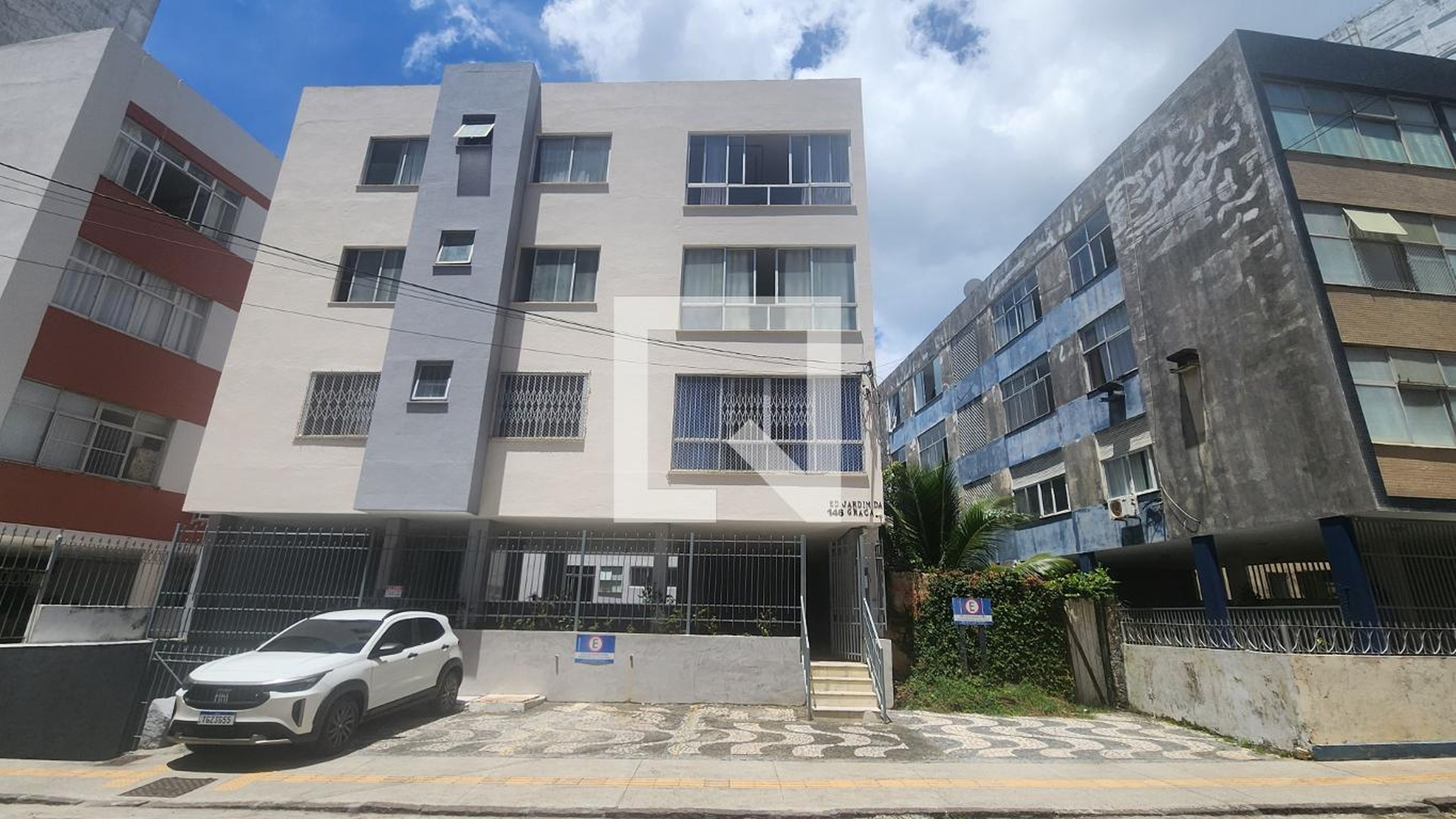 Fachada Condomínio em Rua Manoel Barreto, 146