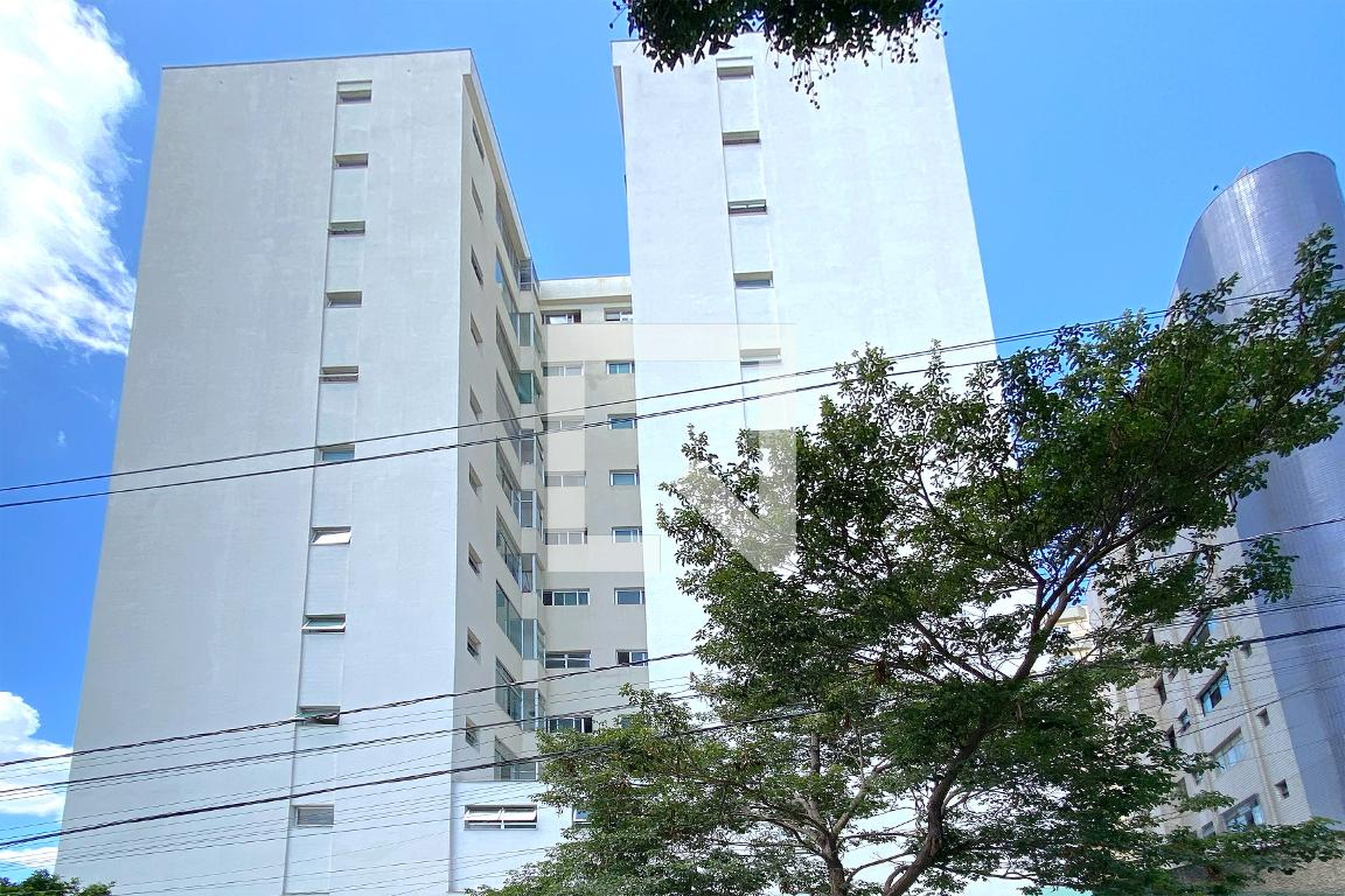 Fachada Condomínio em Rua Tabelião Ferreira de Carvalho, 261