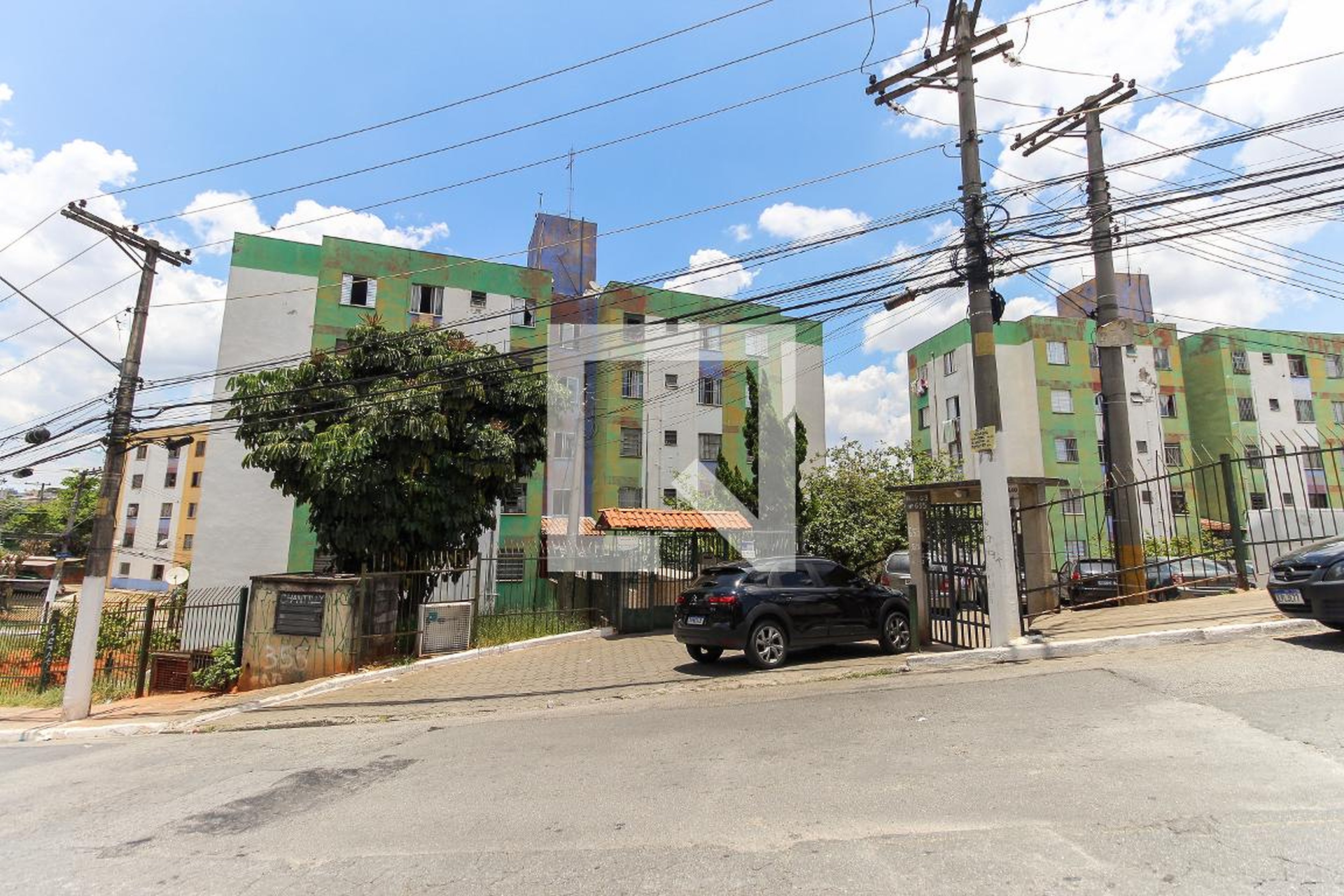 Fachada do Prédio Condomínio em Rua Arraial de Santa Bárbara, 355