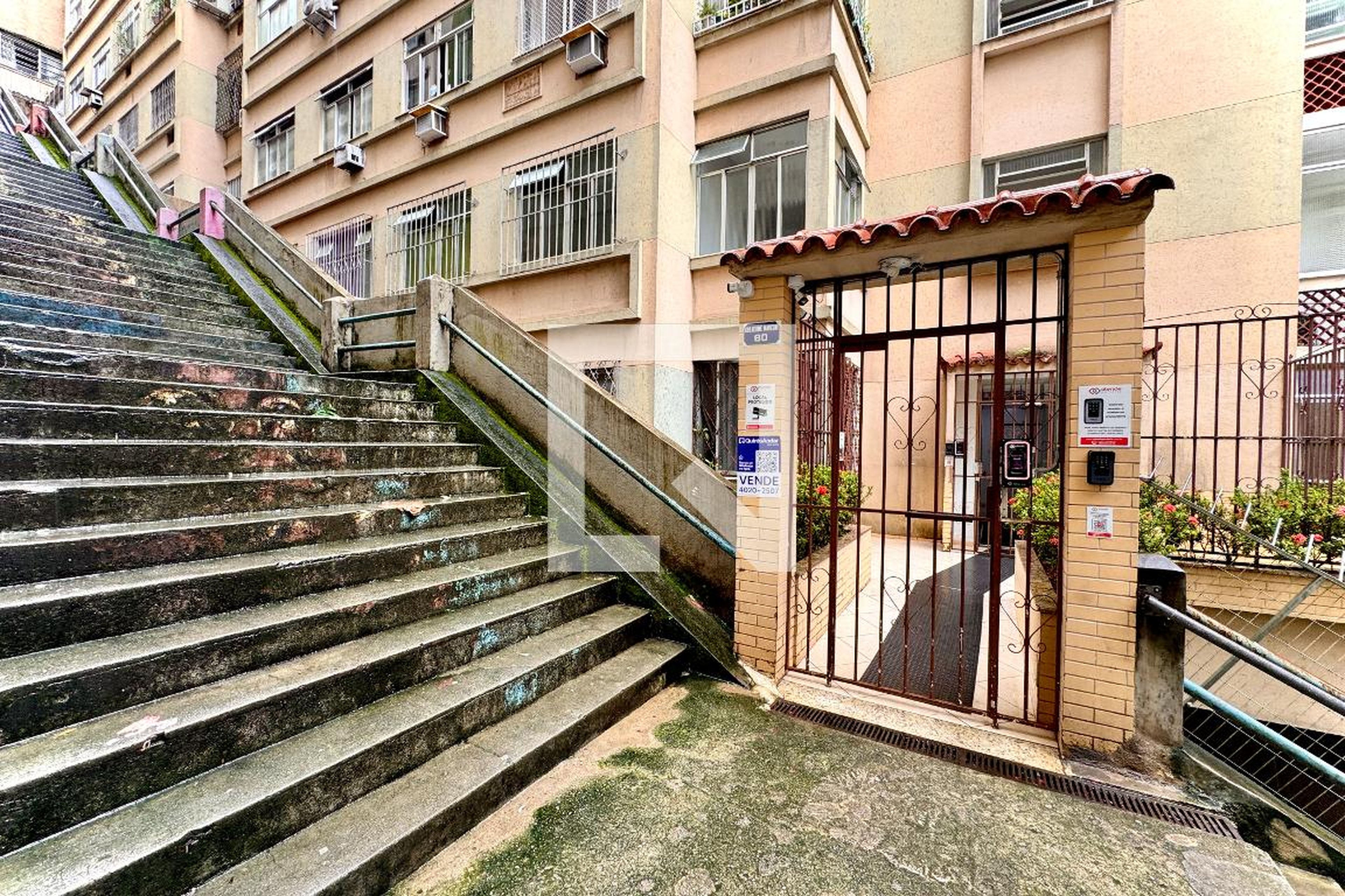 Fachada Condomínio em Praça Presidente Aguirre Cerda, 80