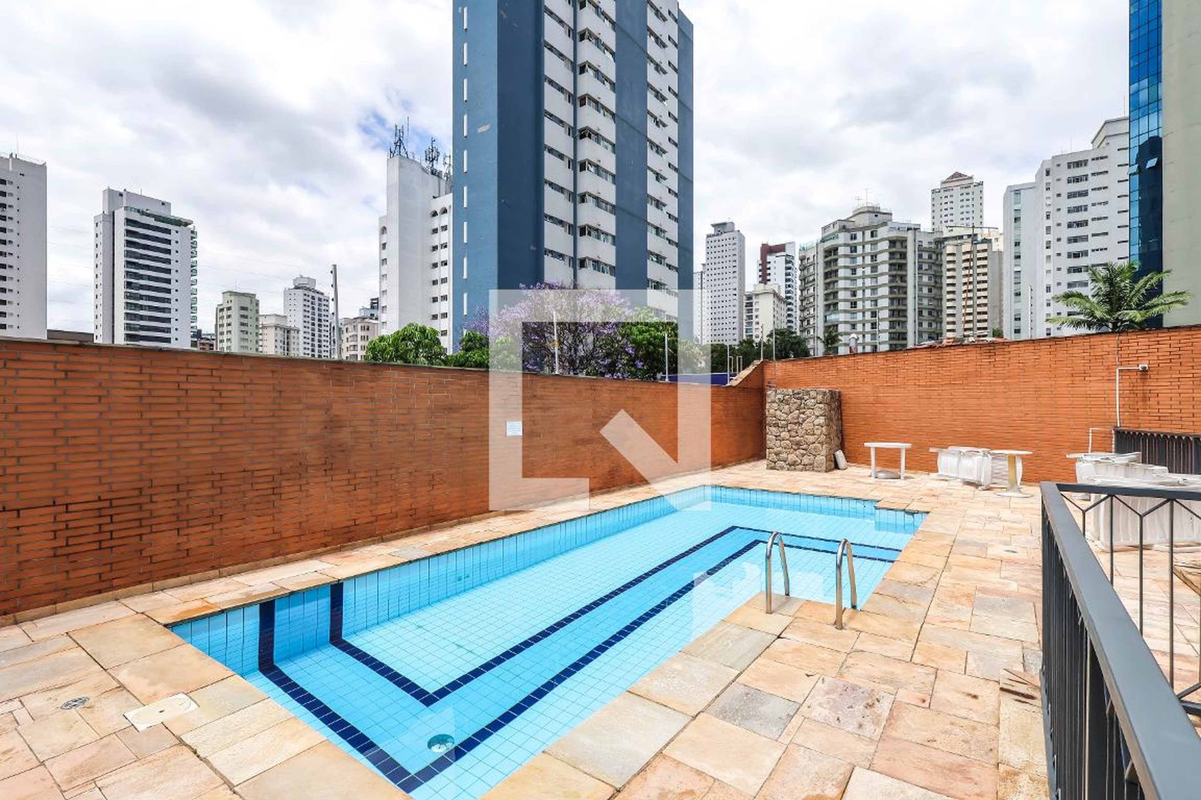 Piscina - Edifício Sunset Aclimação