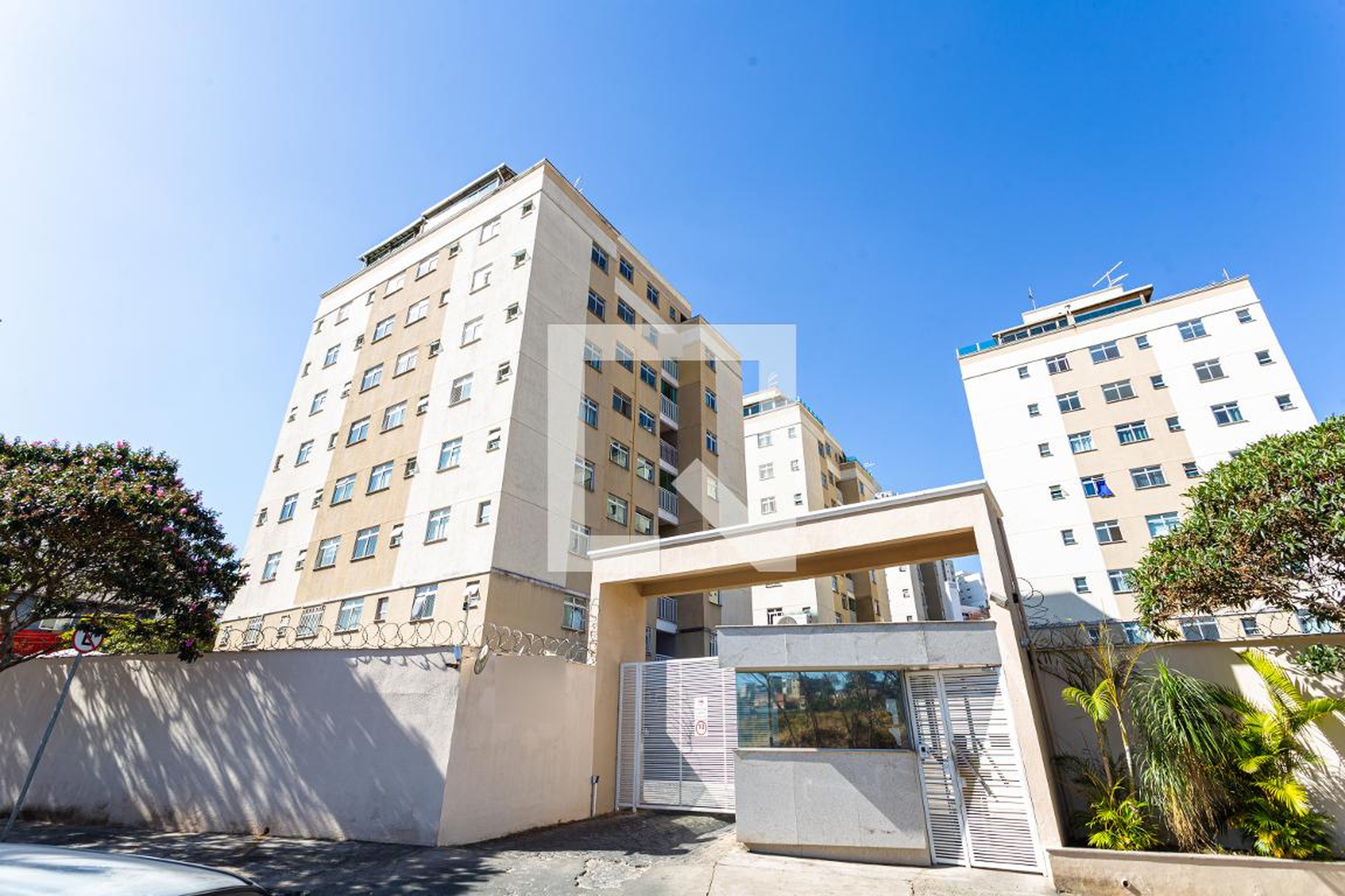 Fachada Condomínio Ville Esmeralda