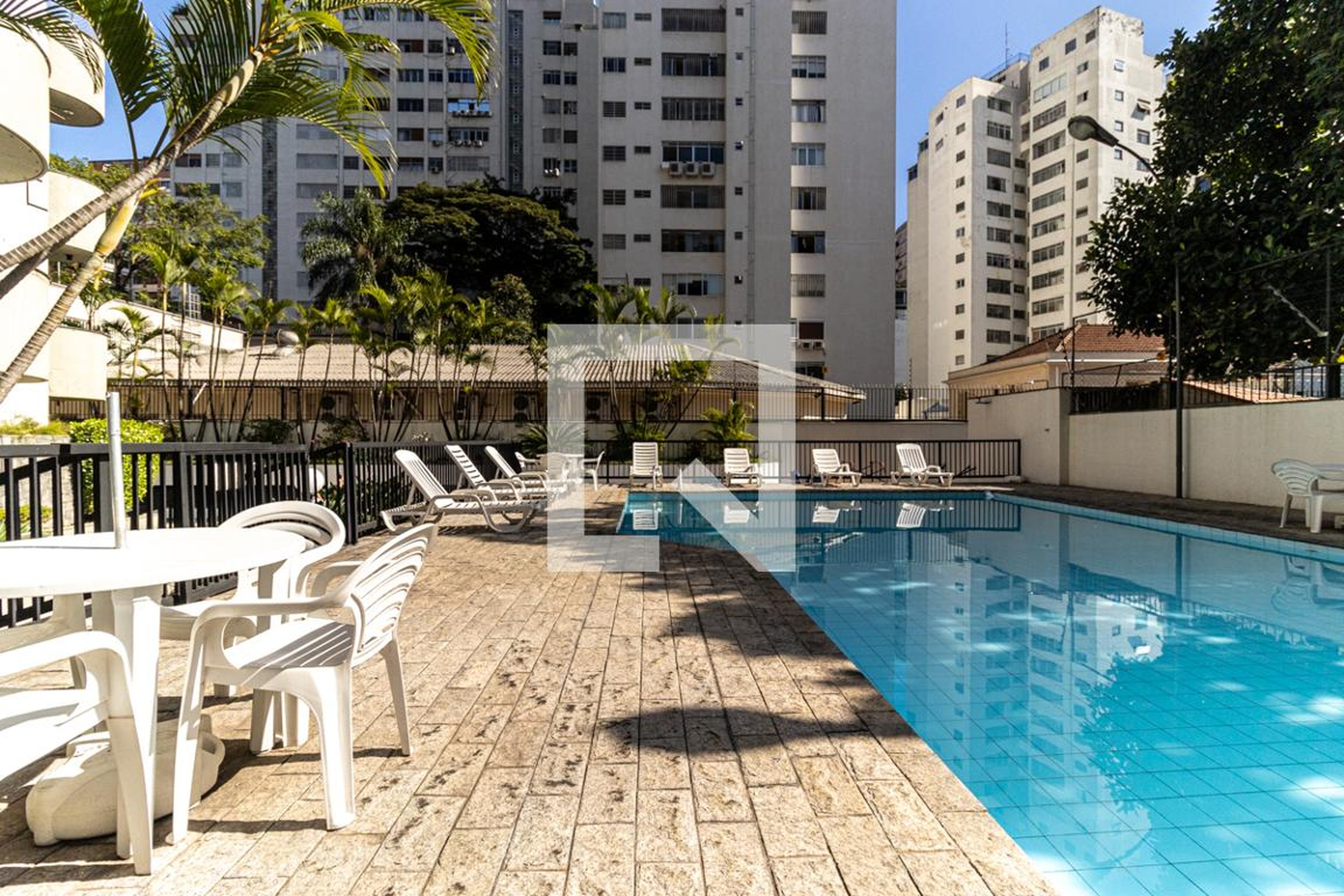 Piscina - Edifício Maison D'Argent