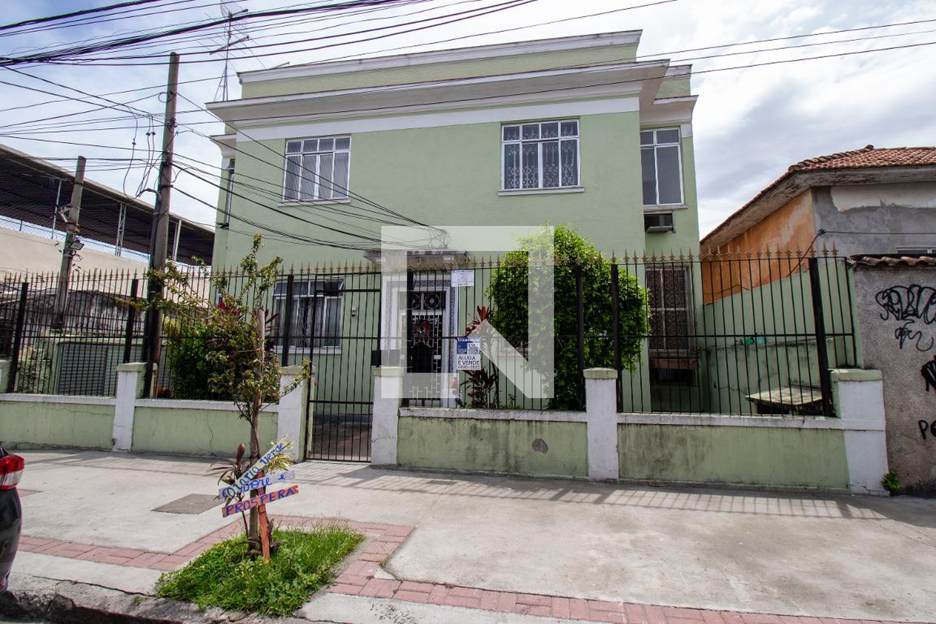 Fachada Condomínio em Rua Noêmia Nunes, 451