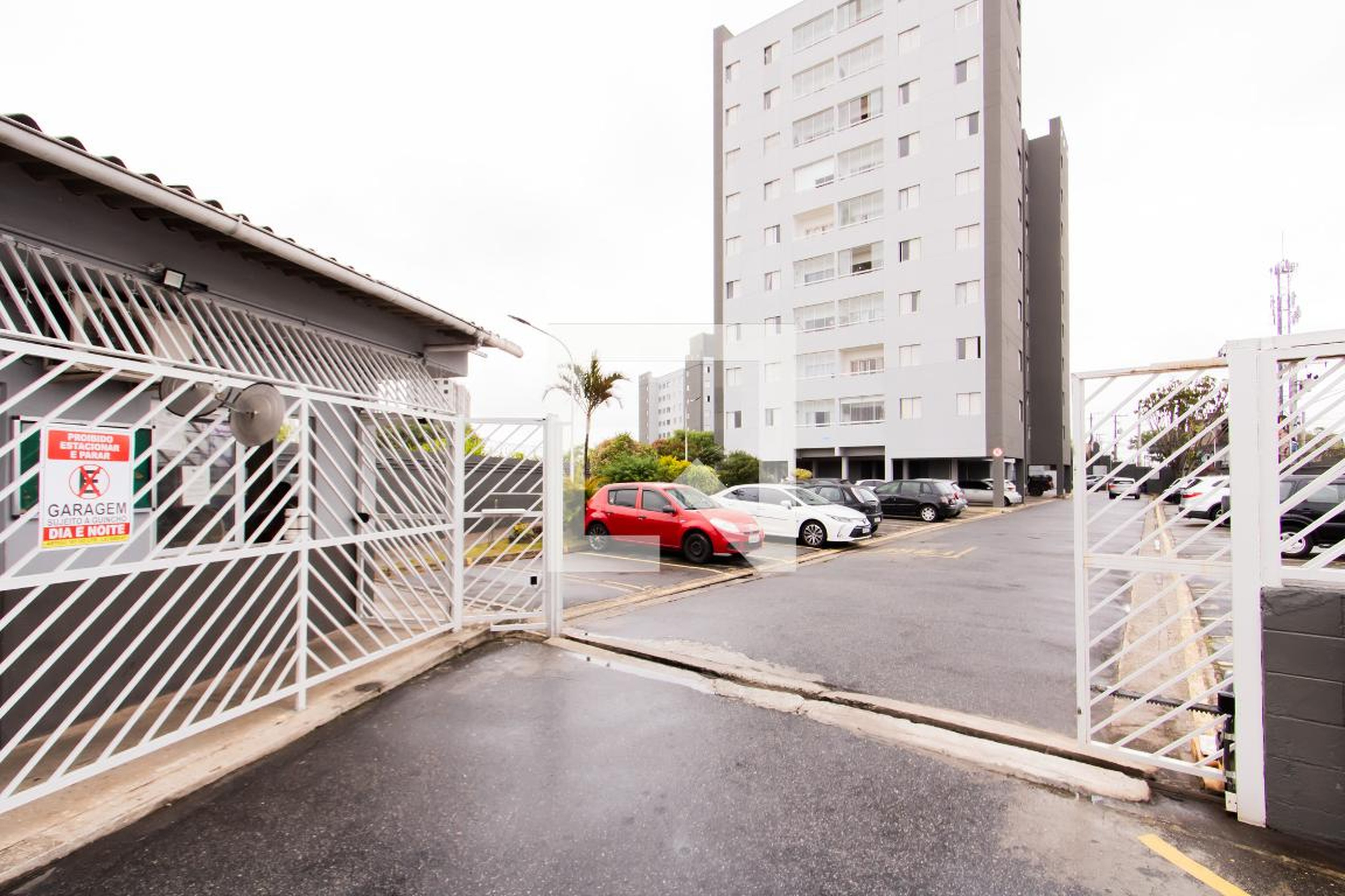 Fachada Condomínio em Avenida Líder, 1150