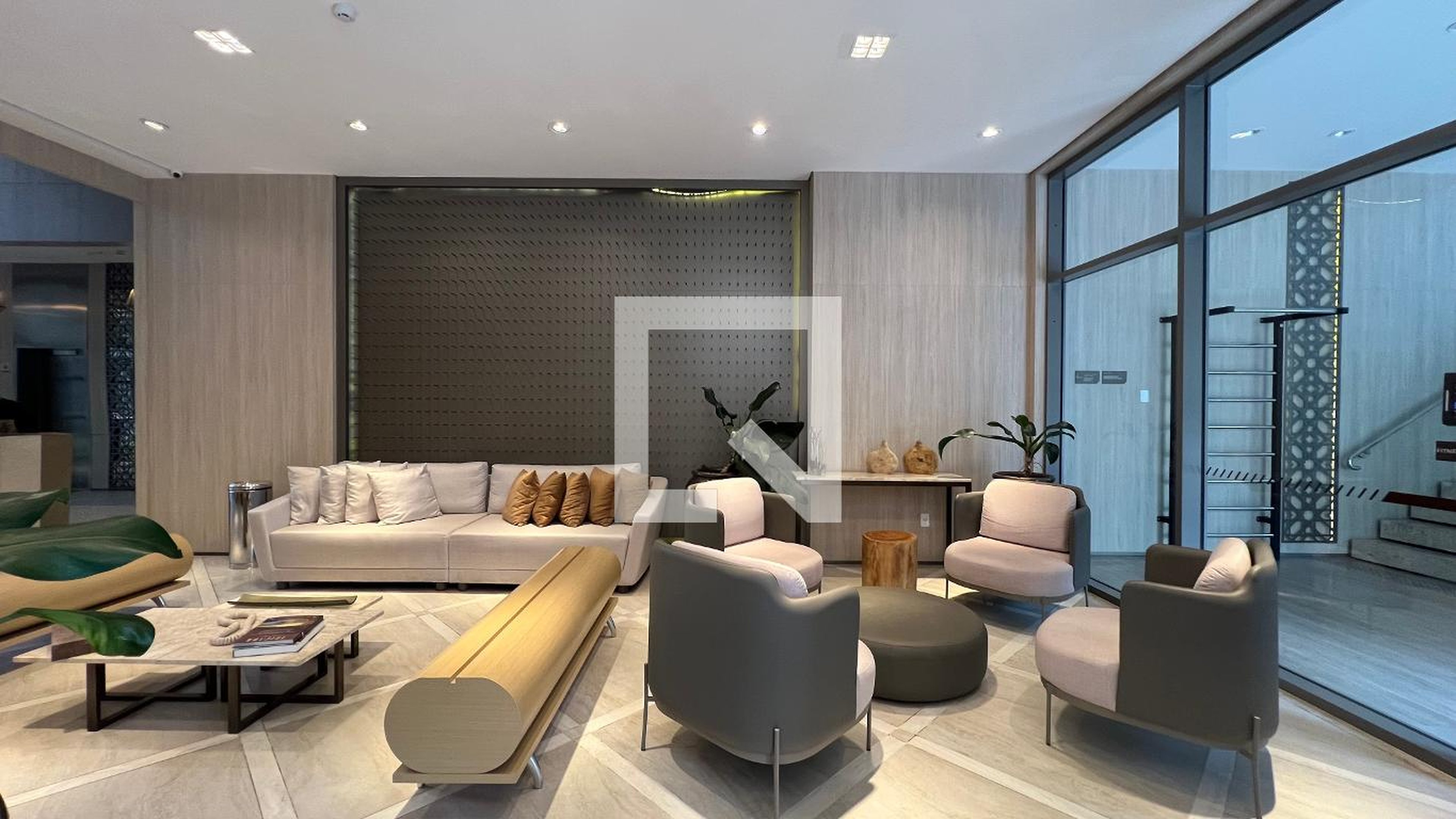 Hall de entrada Condomínio em Rua Osório Duque Estrada, 41