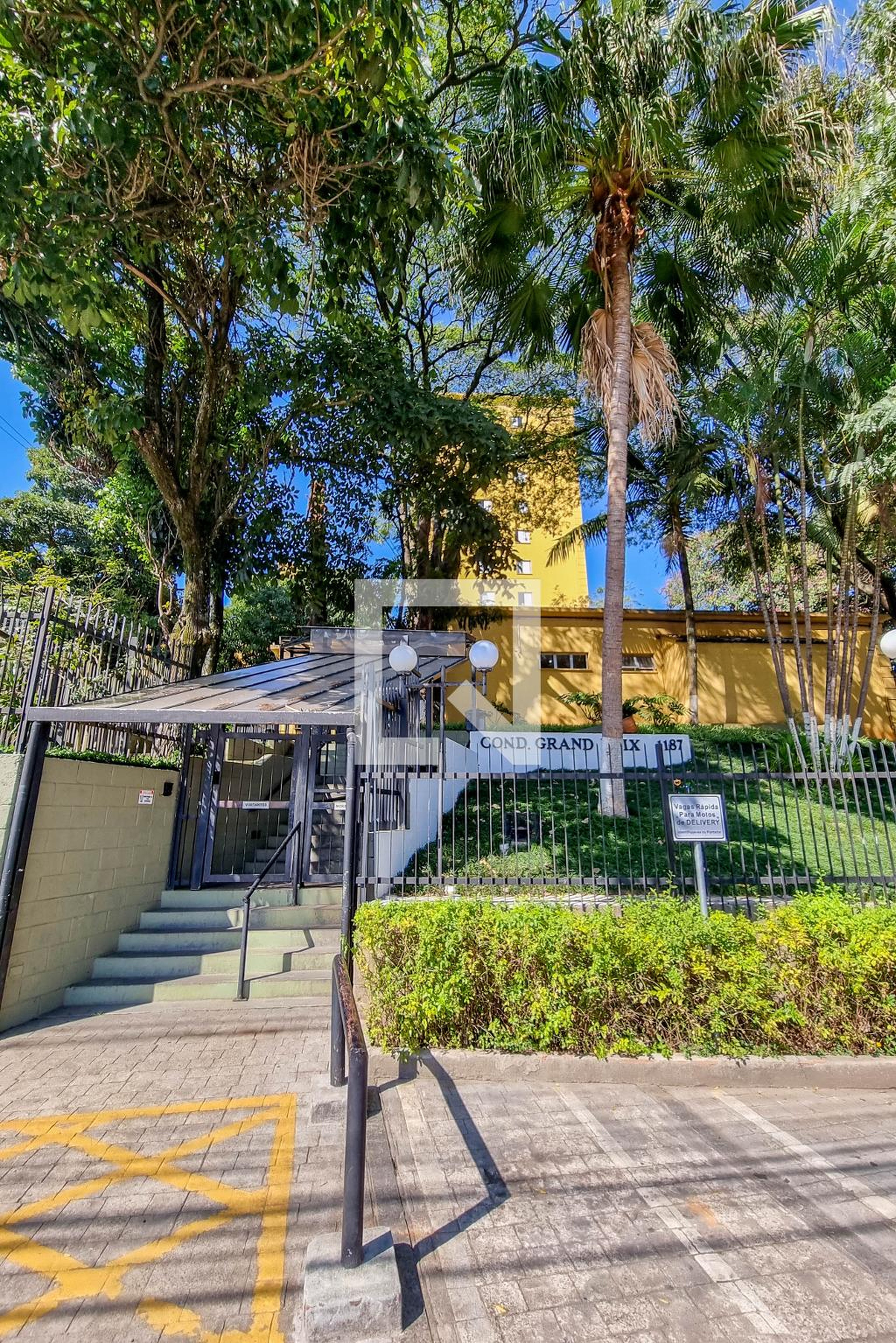 Fachada Condomínio Grand Prix