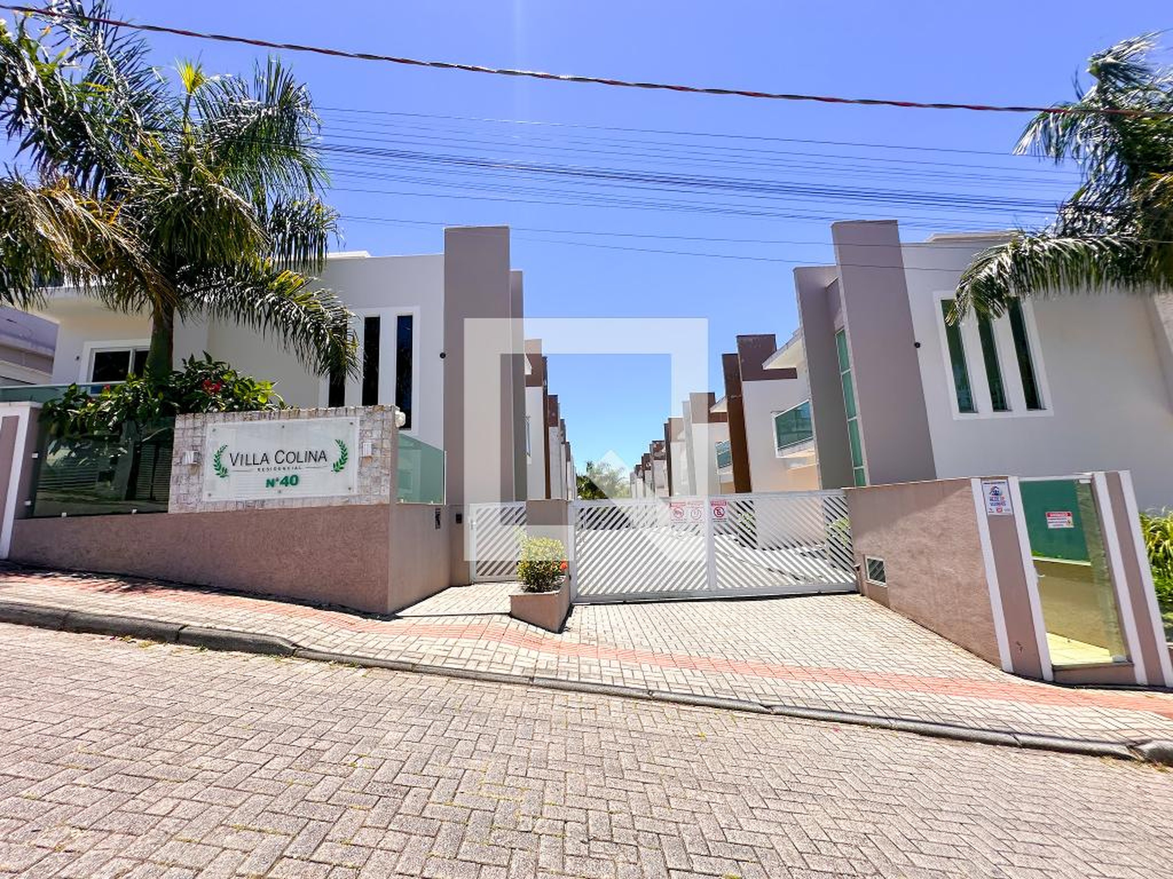 Fachada Condomínio em Rua José Laurindo Machado, 40