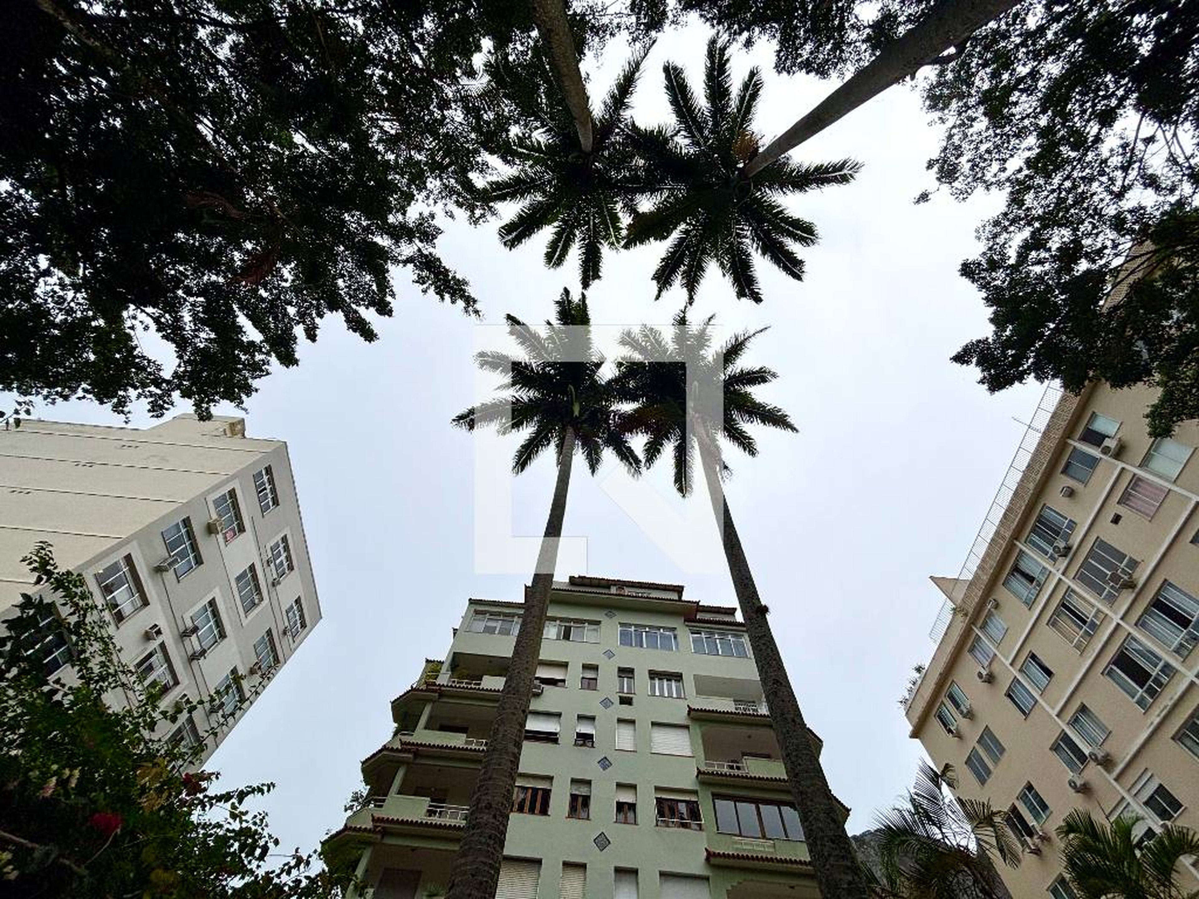 Fachada Condomínio em Rua Marquês de São Vicente, 429