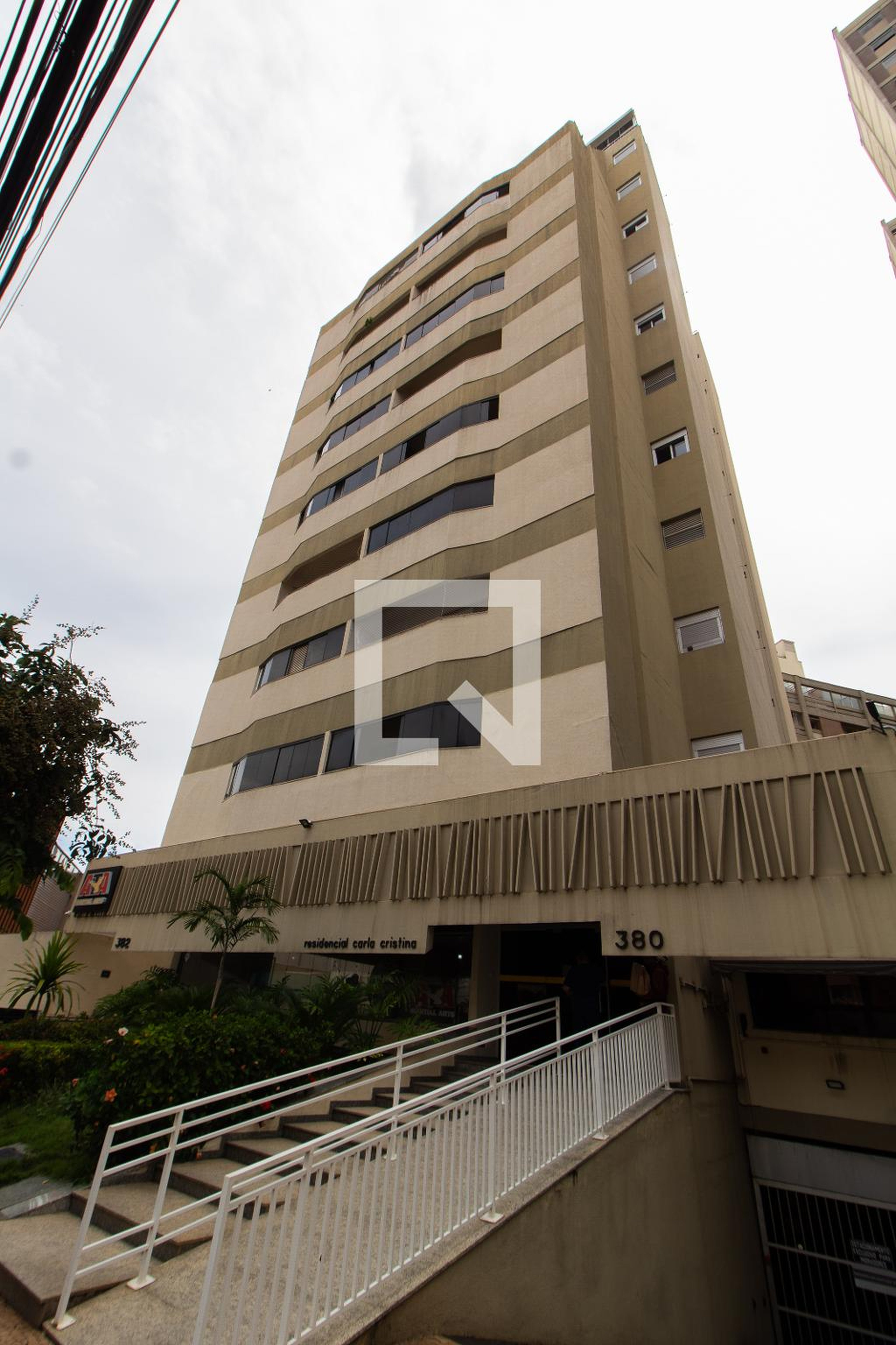 Fachada Condomínio em Rua Coronel Quirino, 380